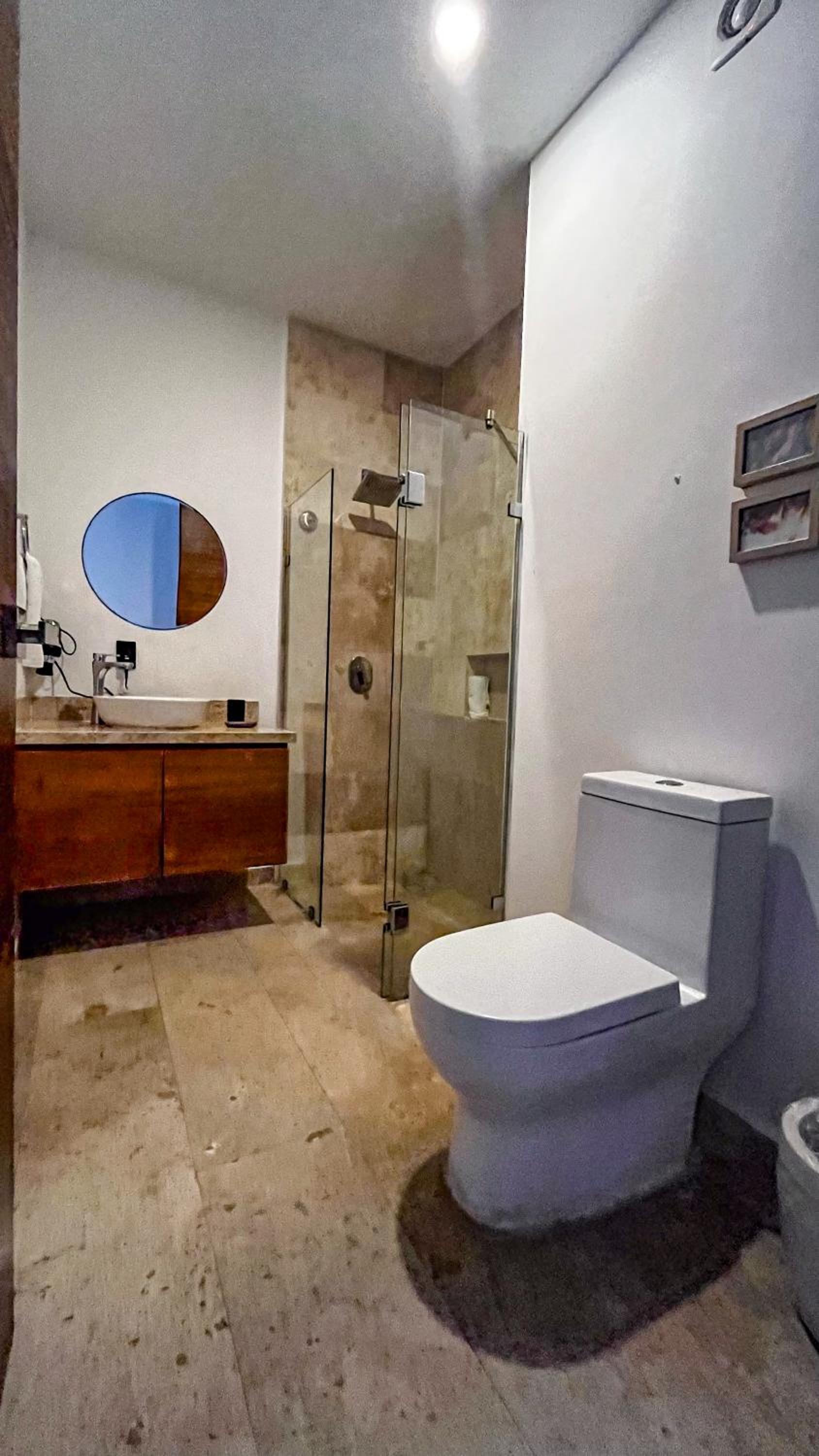 Double Room with Balcony - Photo 10
