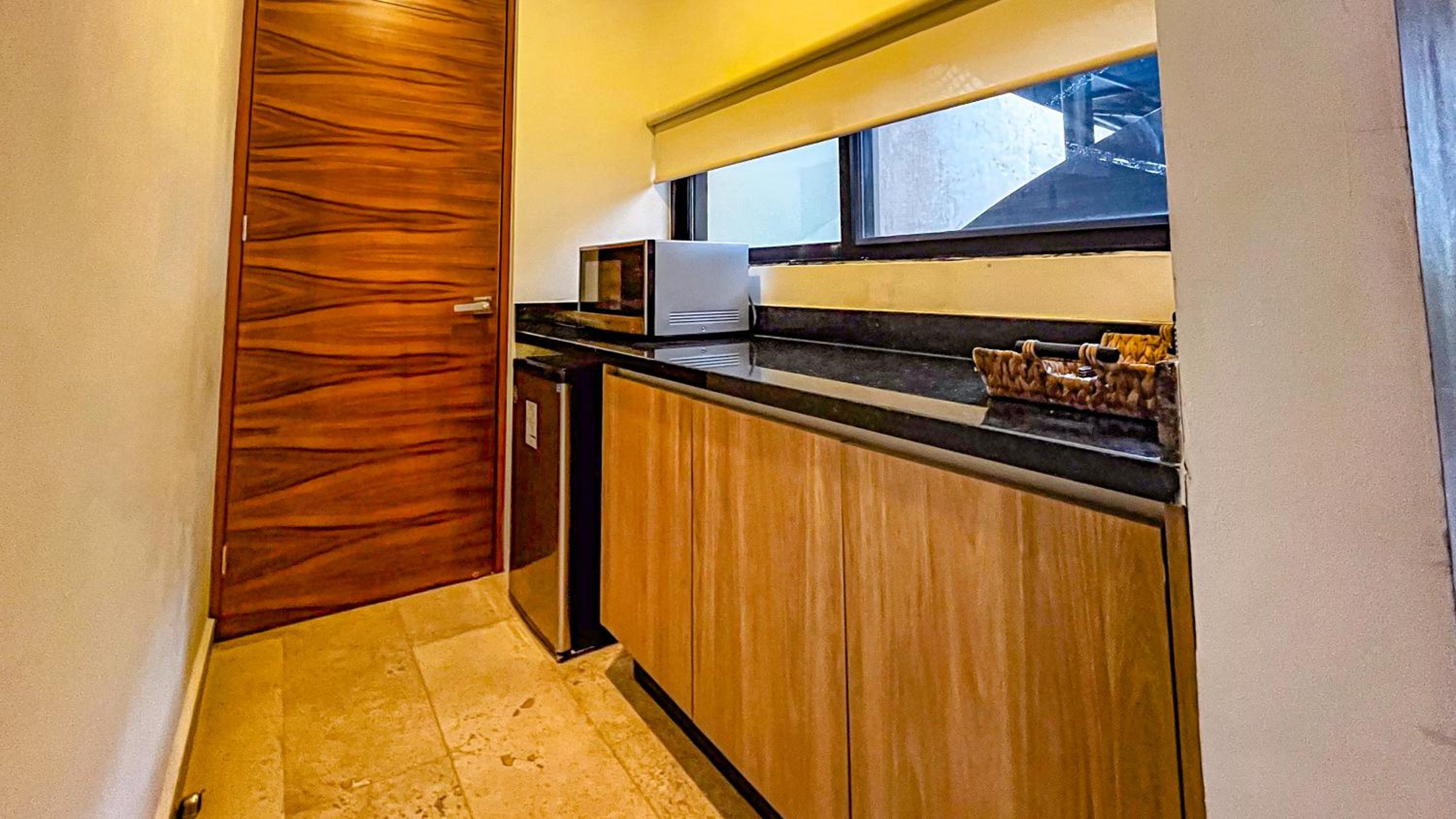 Double Room with Balcony - Photo 7