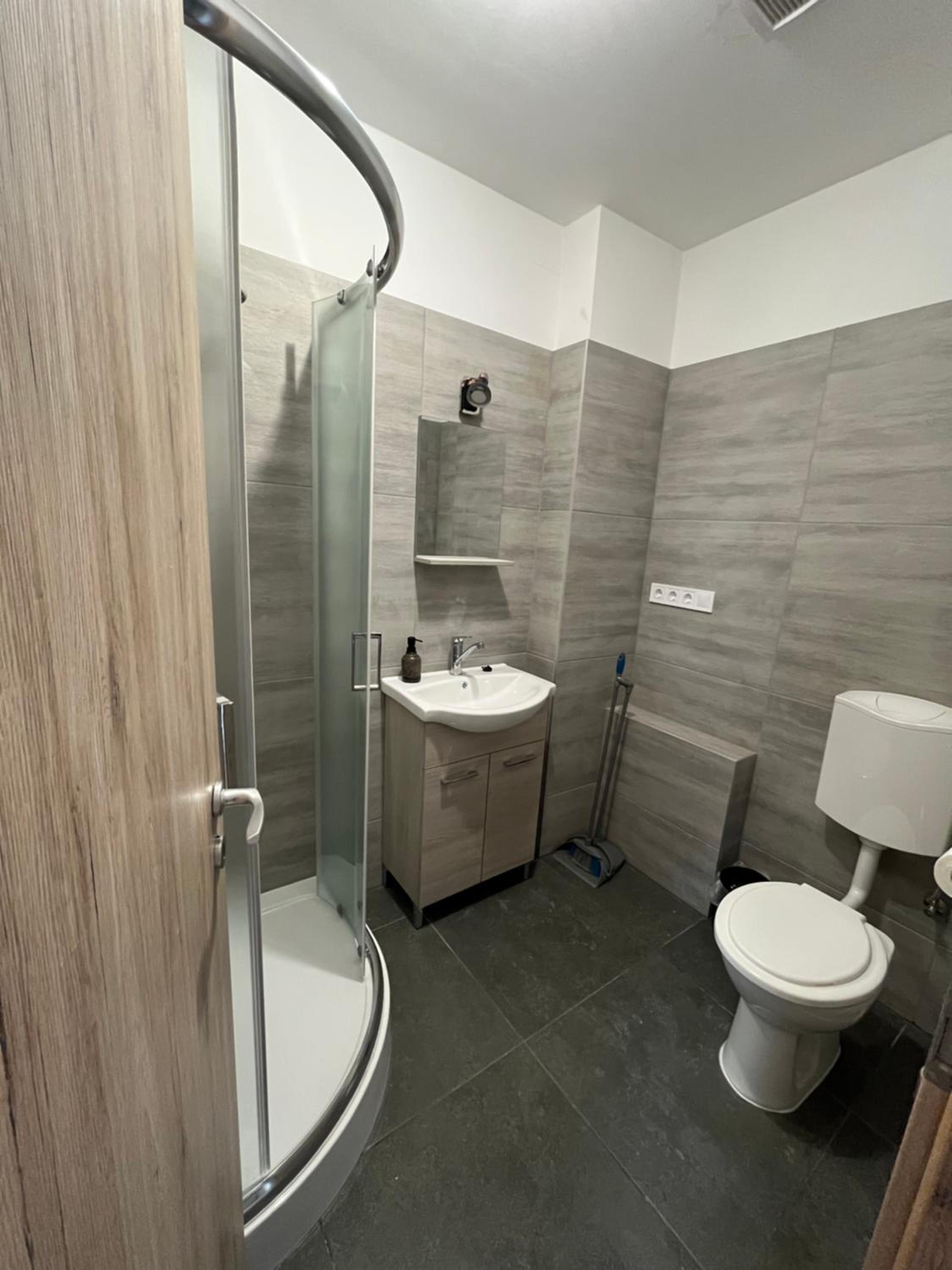 One-bedroom Loft Apartment  - Photo 2