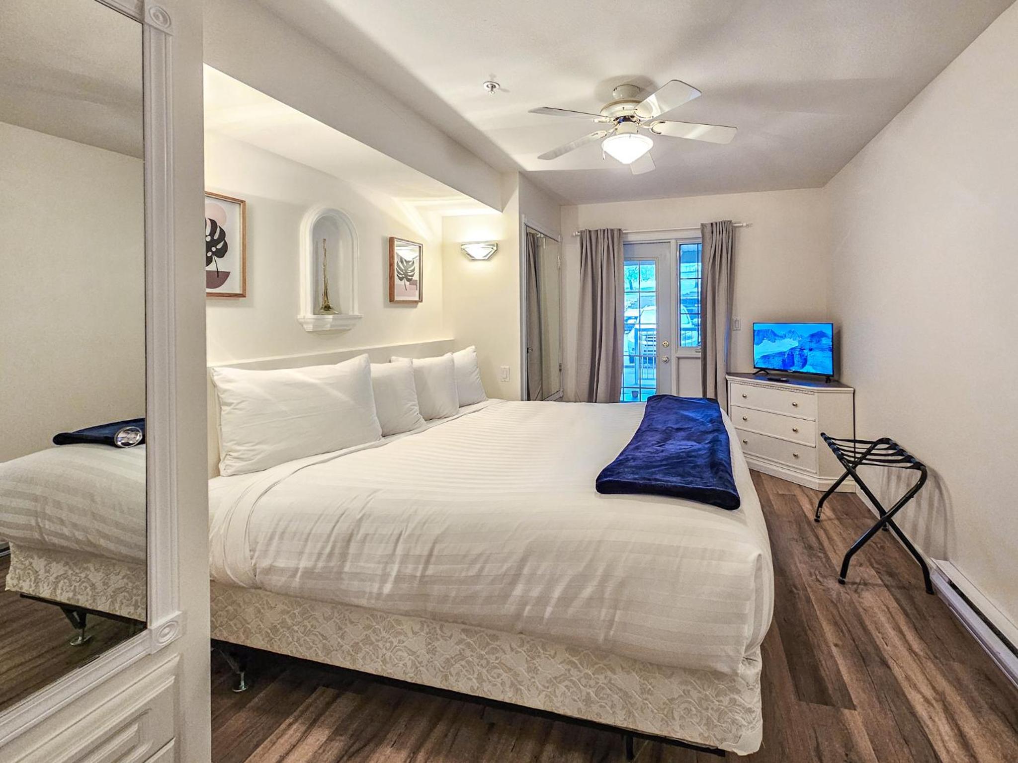One-Bedroom Apartment with Balcony photo 3
