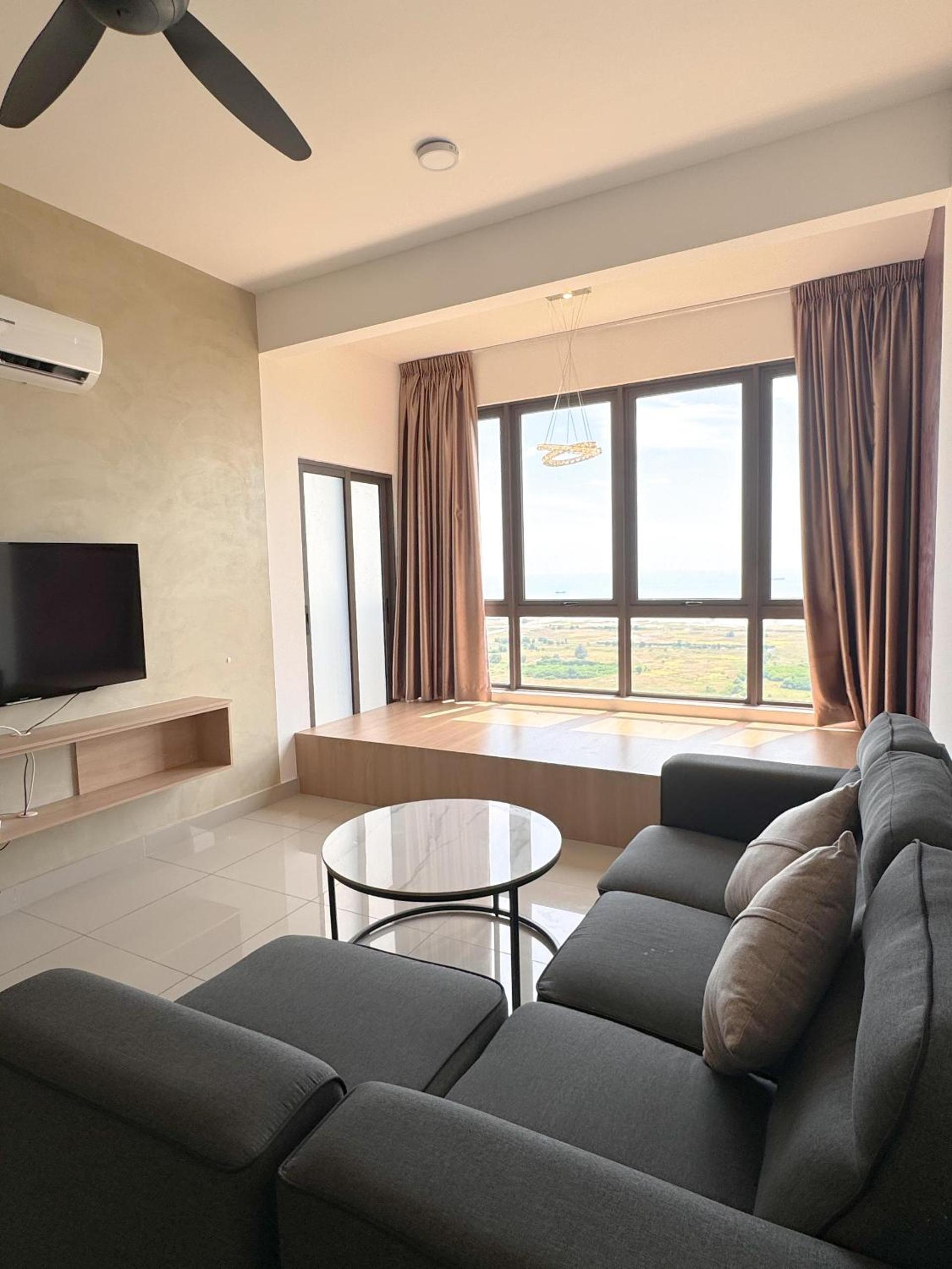 Family Room photo 2