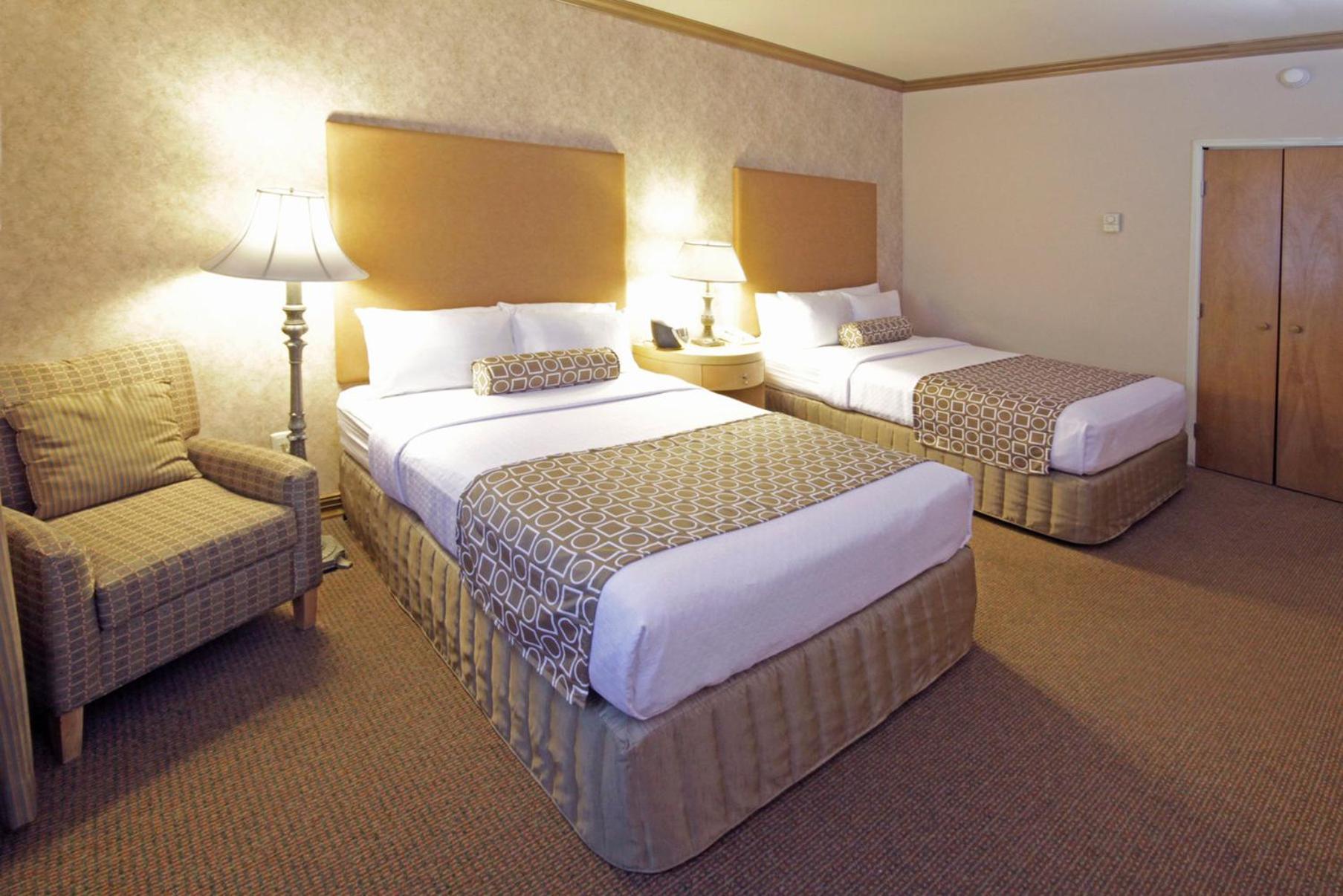 Standard Double Room with Two Double Beds - Photo 1