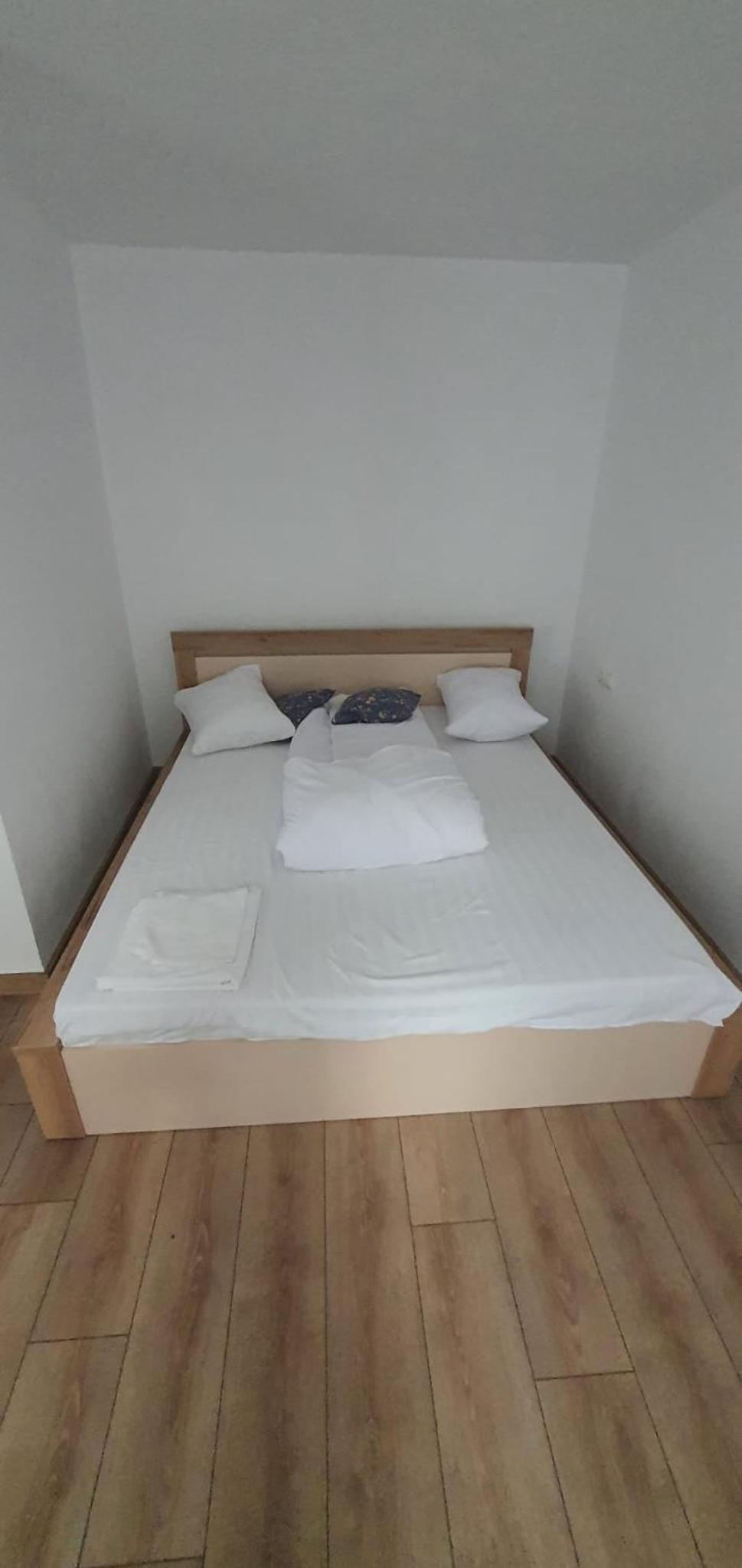 Twin Room with Bathroom photo 2