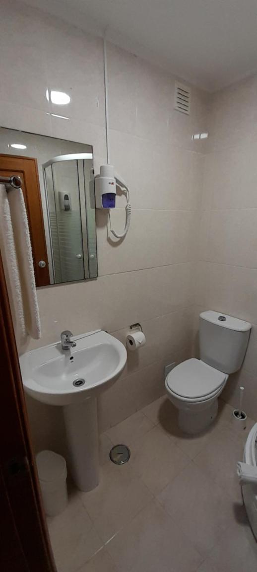 Double Room - Photo 8