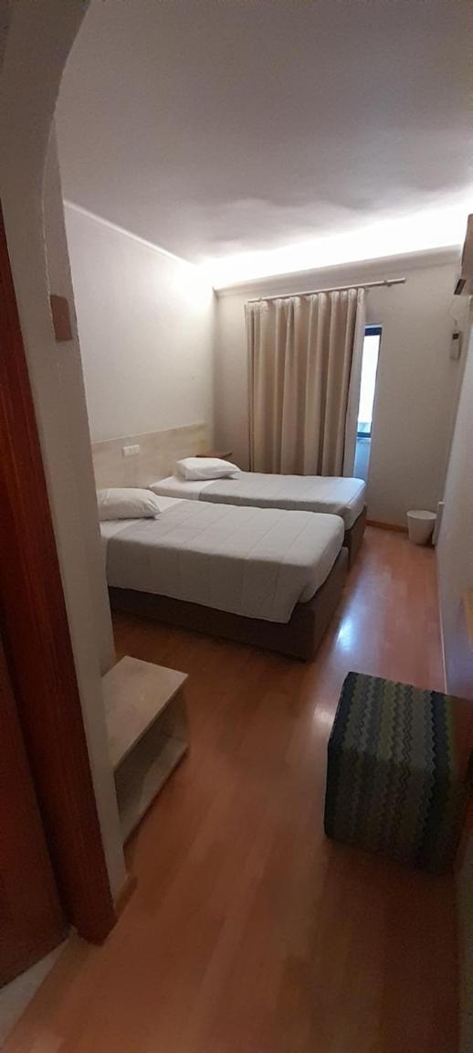 Twin Room - Photo 9
