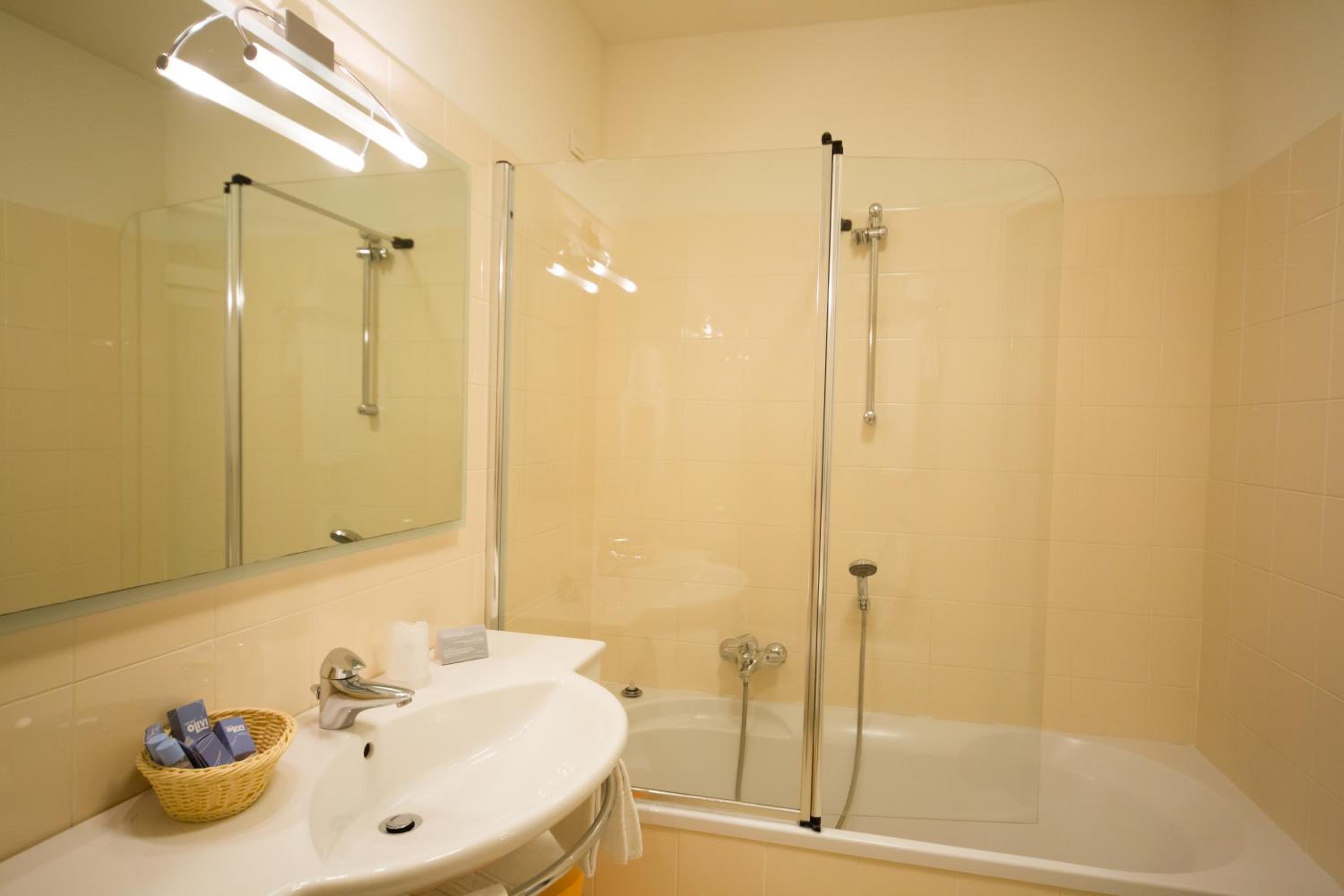 Junior Suite with Sofa Bed (2 Adults) - Photo 6