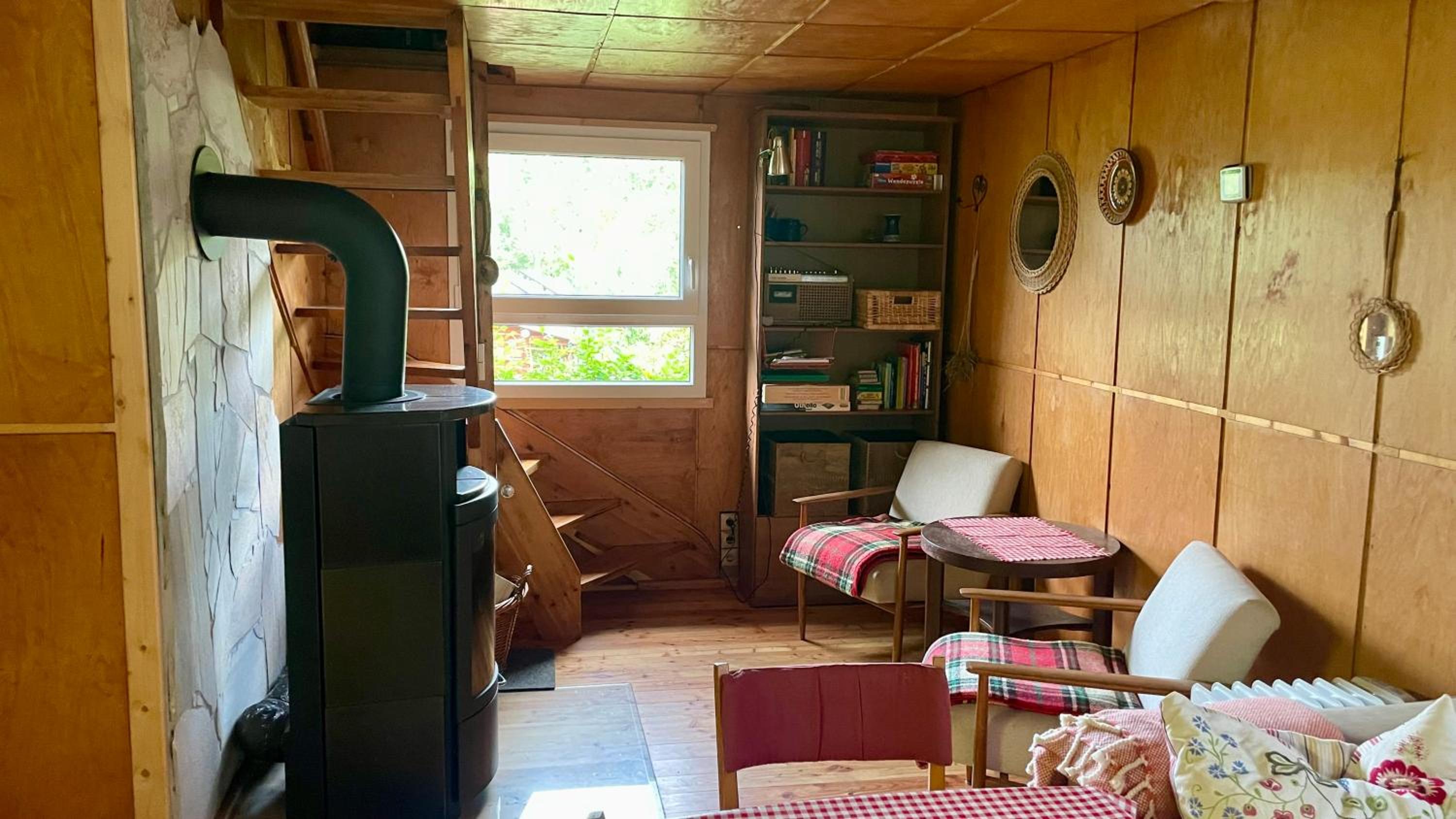Three-Bedroom House photo 2
