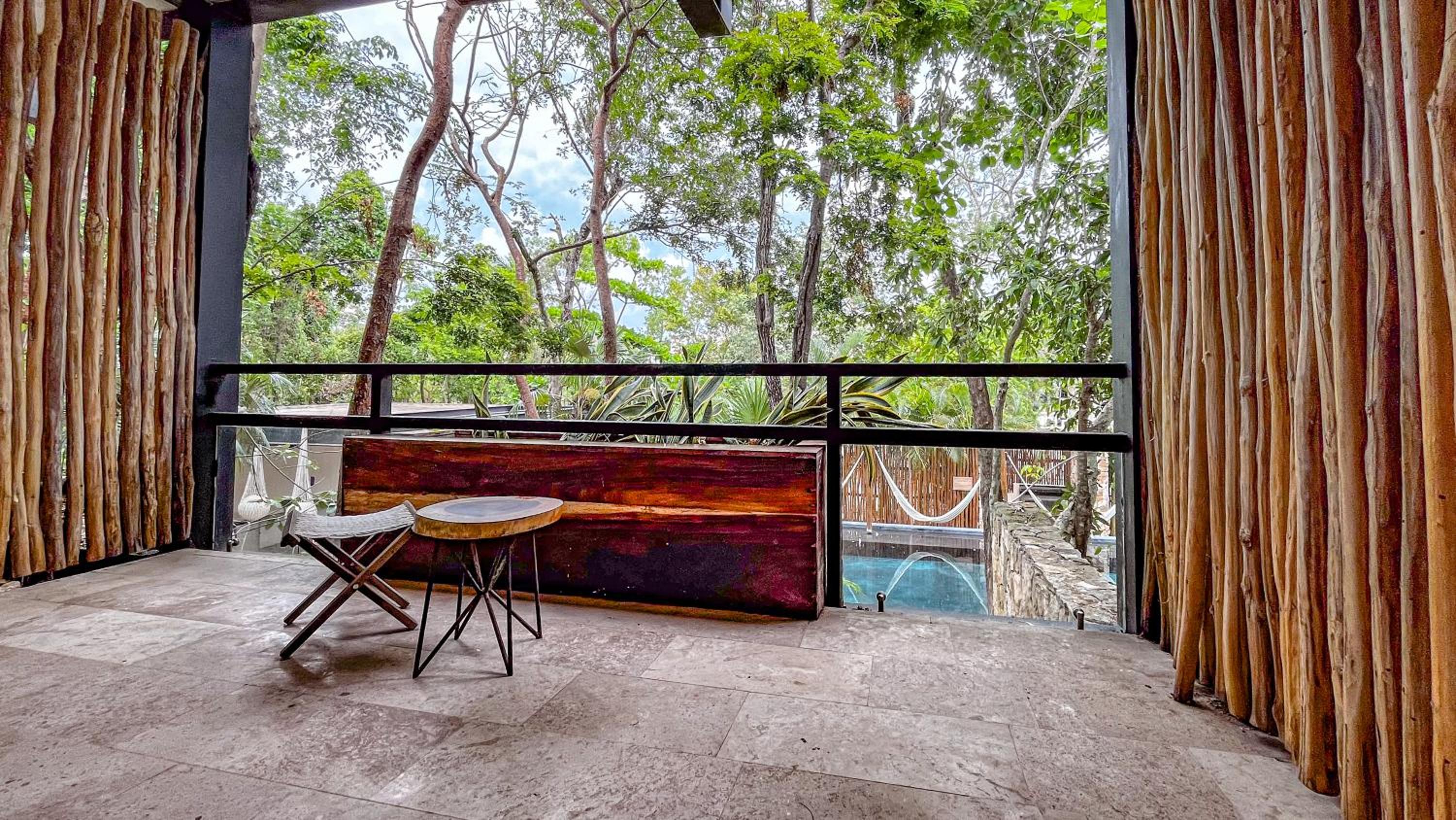 Luxury Balcony - Photo 16
