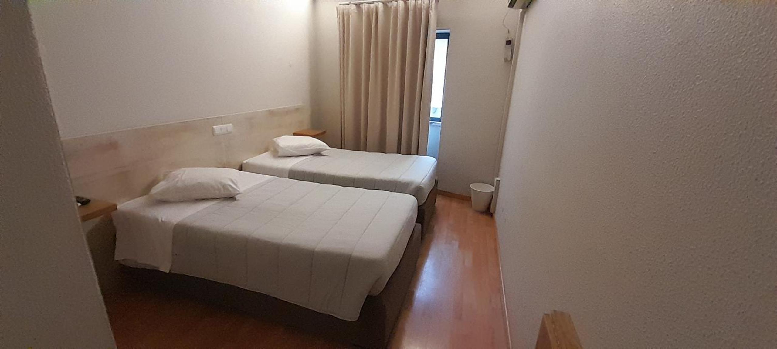 Twin Room - Photo 1
