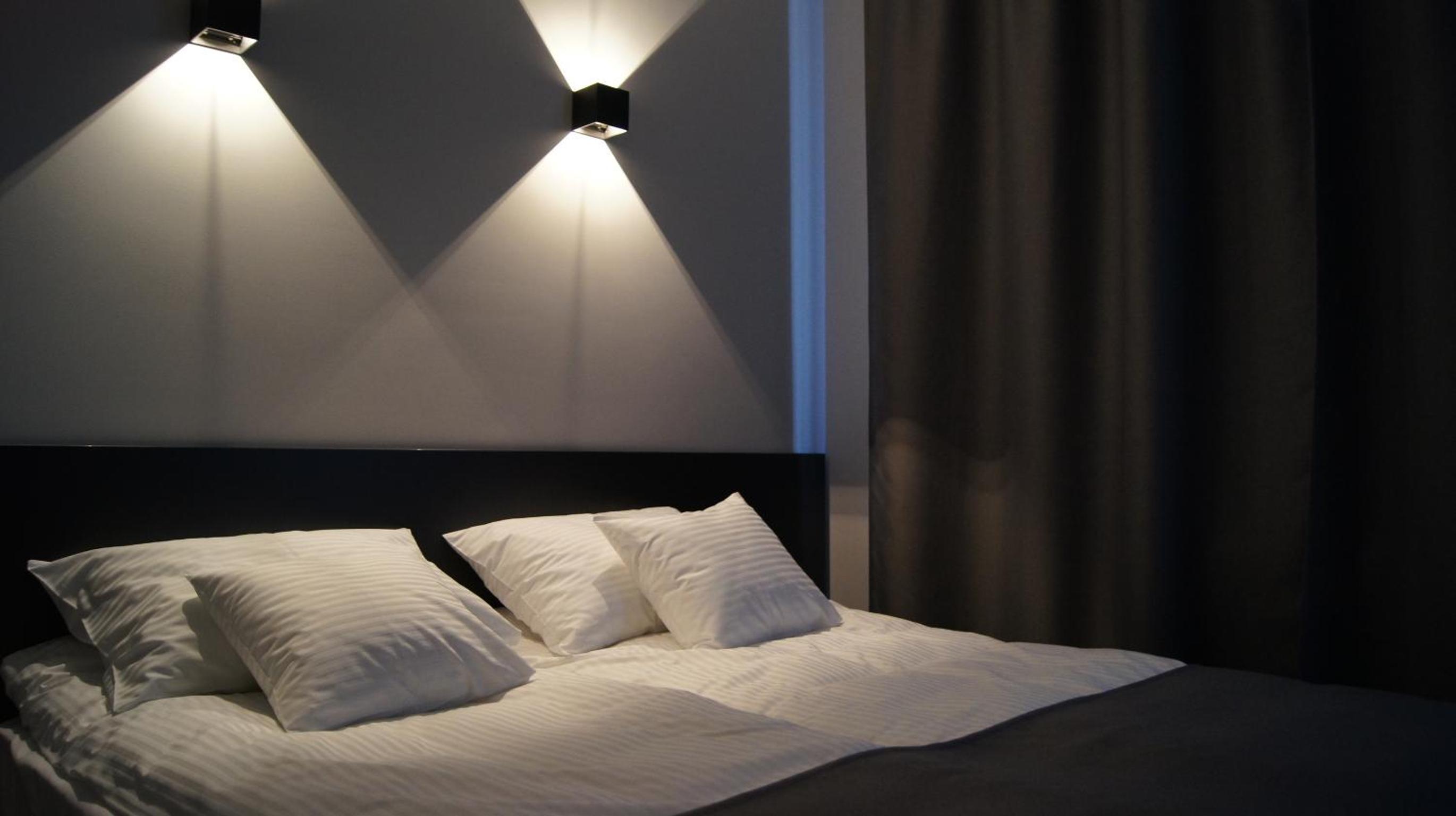 One-Bedroom Apartment - Photo 12
