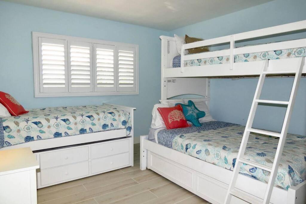 Three-Bedroom Apartment with Ocean View photo 1