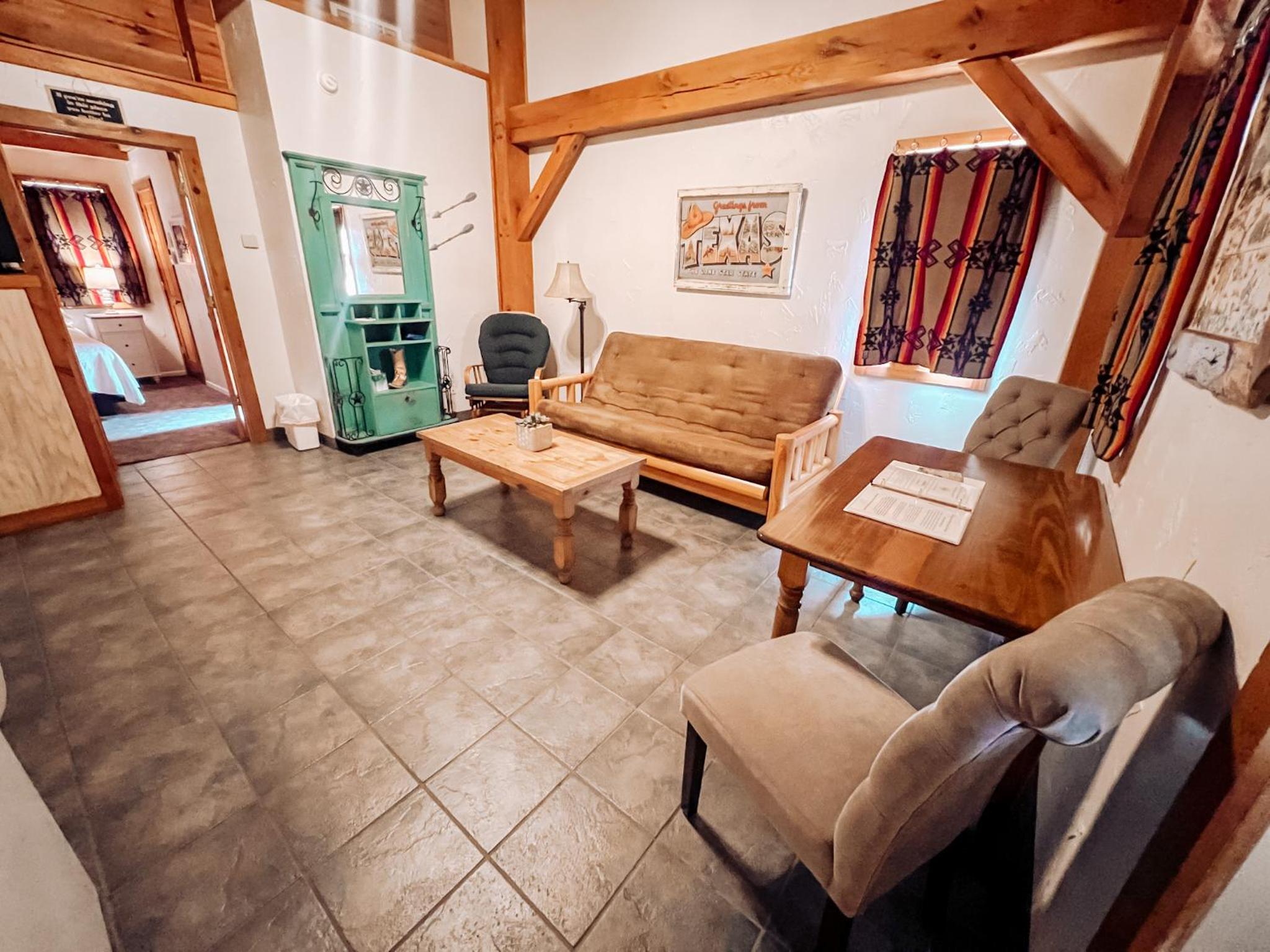 Deluxe King Cottage - Sweetwater