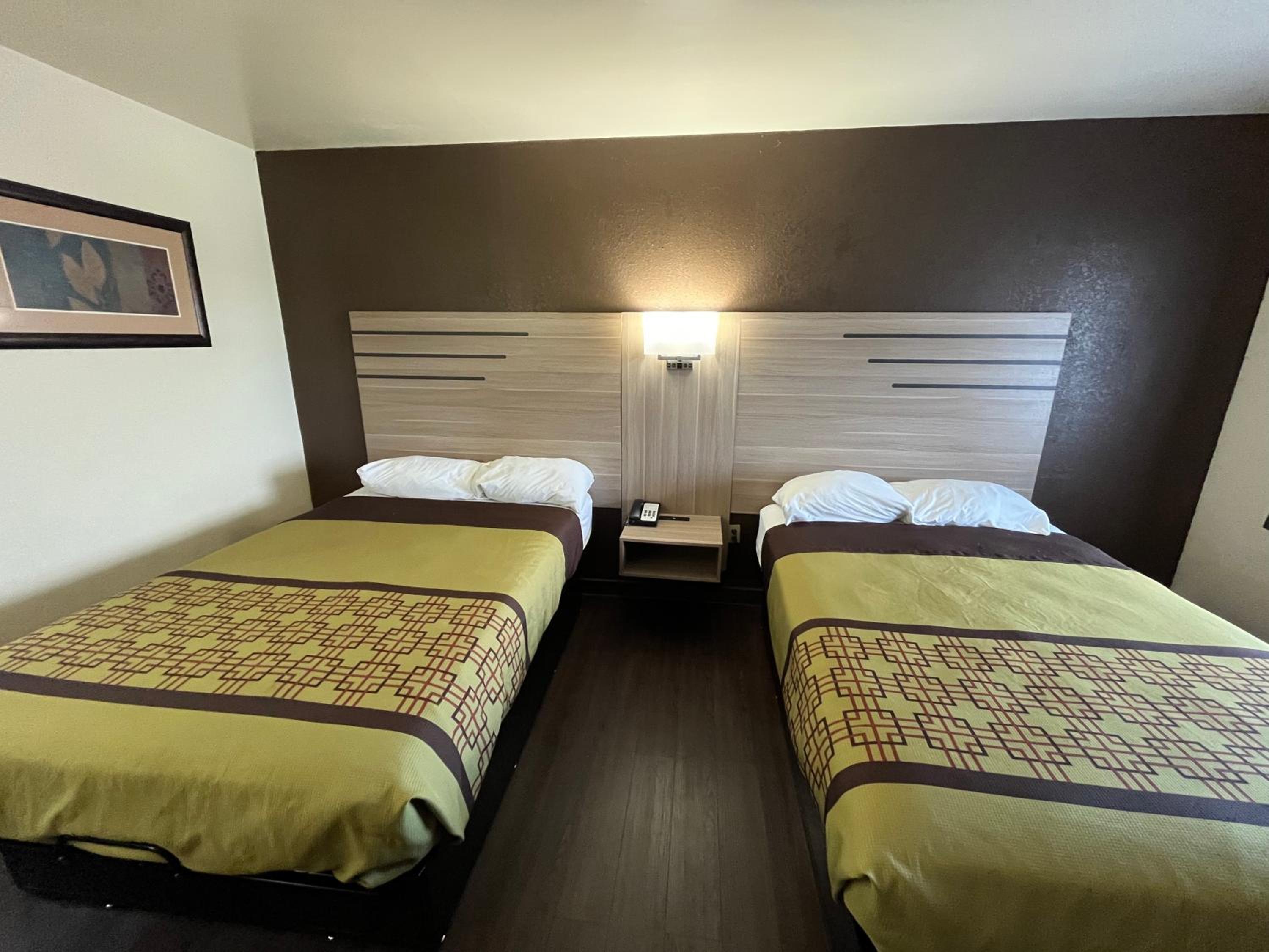 2 Full Beds Non-Smoking photo 2