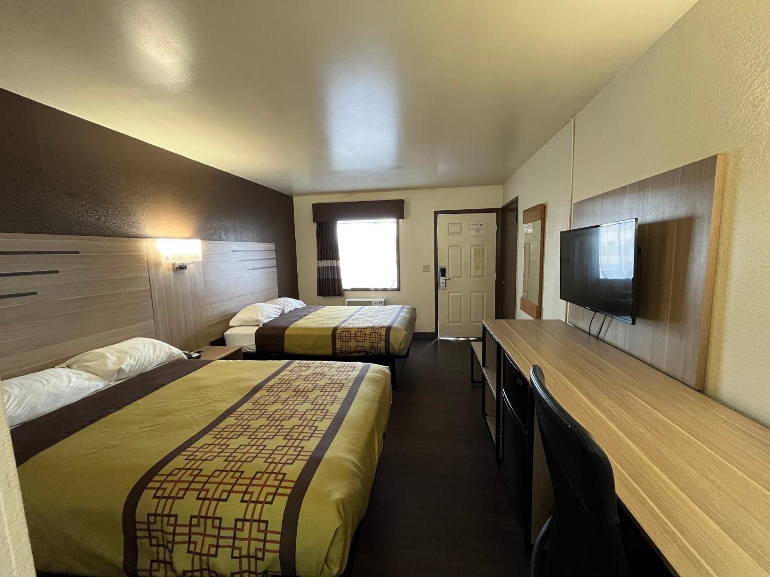 2 Full Beds Non-Smoking photo 1