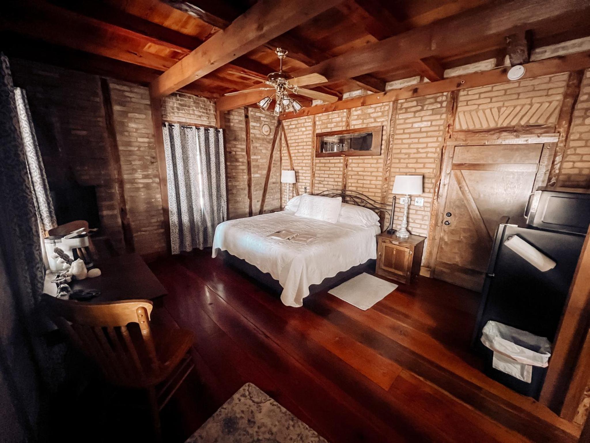 Chalet 1 King 1 Queen