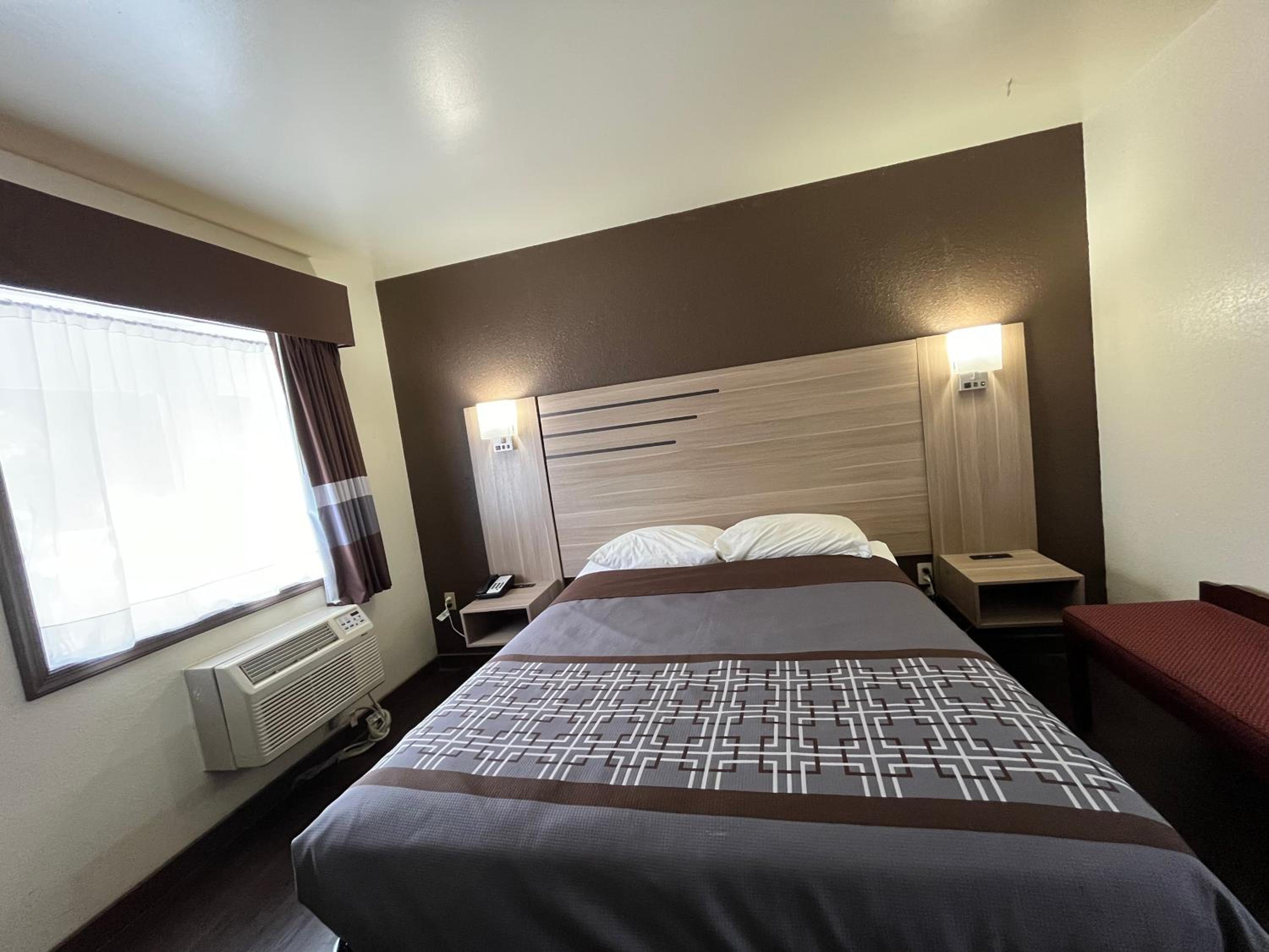 Standard Queen Room - Photo 4