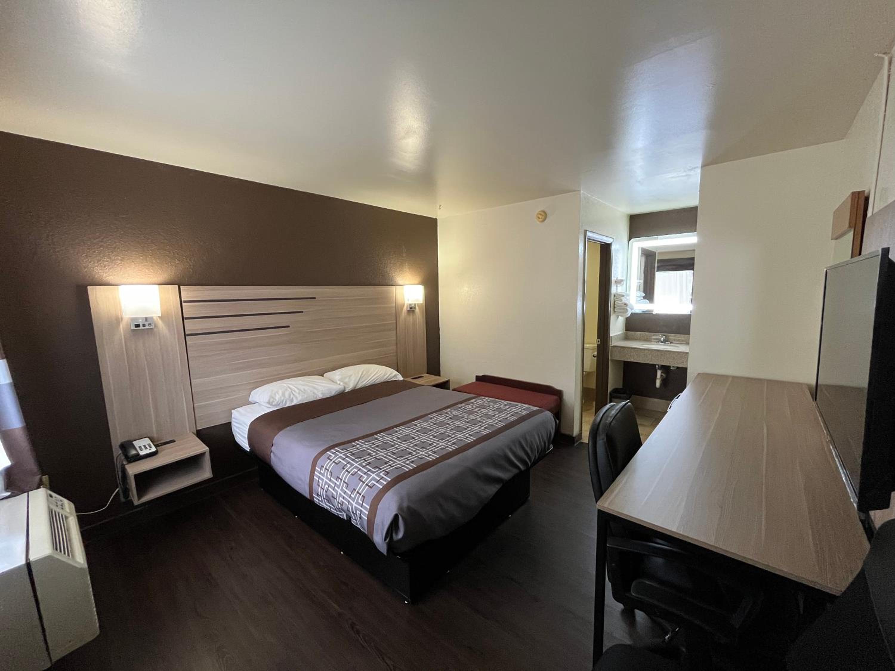Standard Queen Room - Photo 3