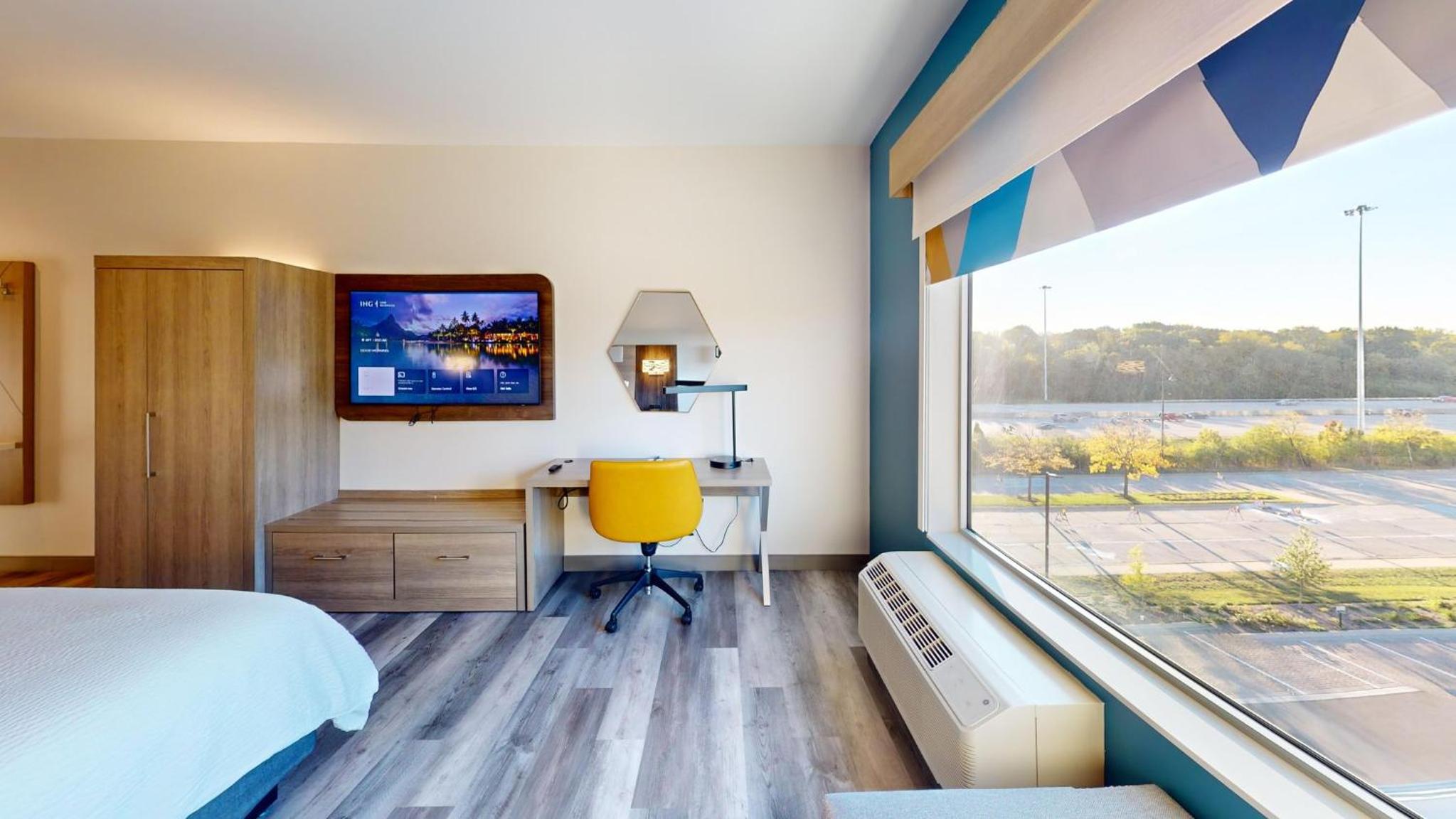 Standard King Room photo 2