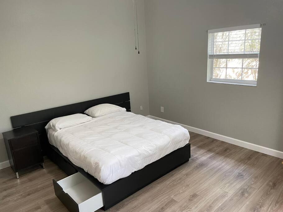 One-Bedroom House photo 2