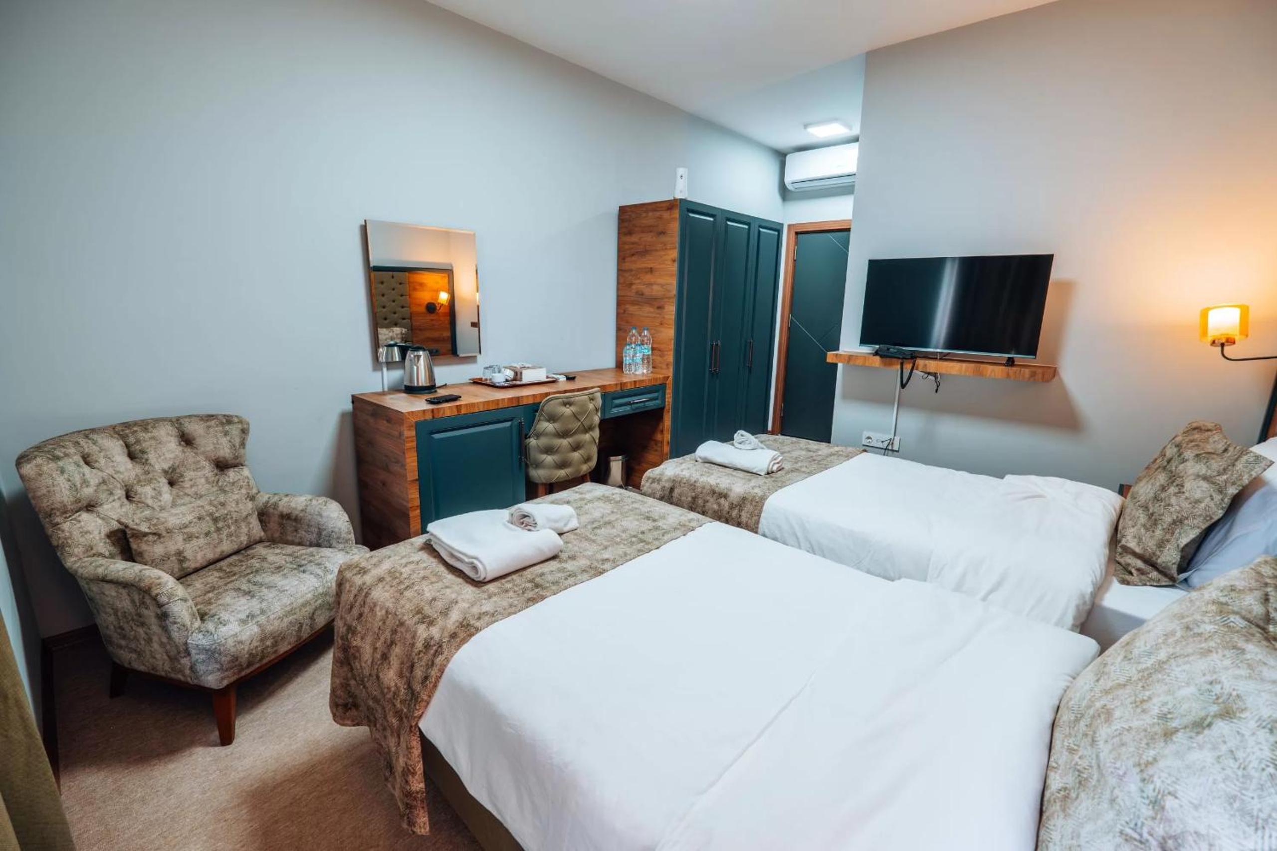 Standard Double or Twin Room photo 3