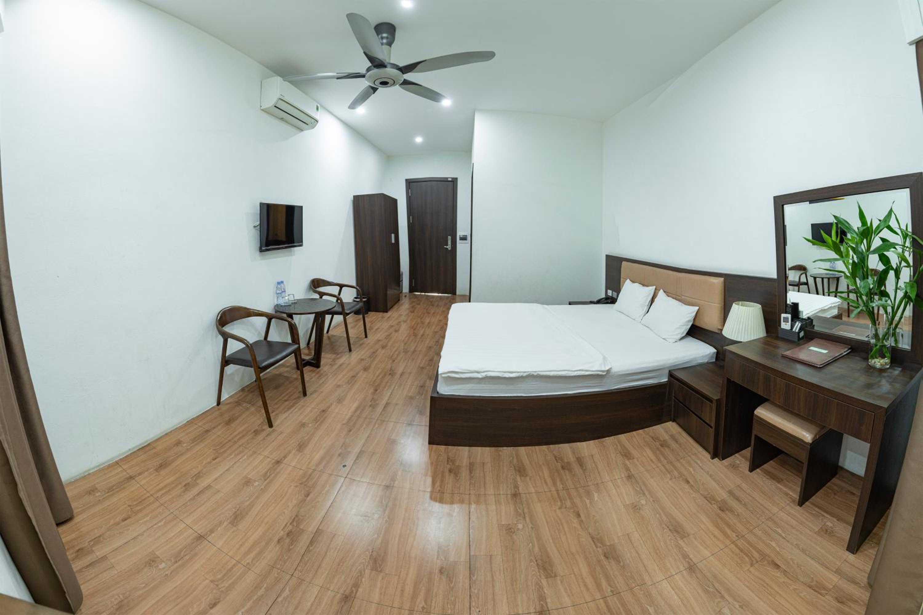 Queen Room with Garden View photo 2