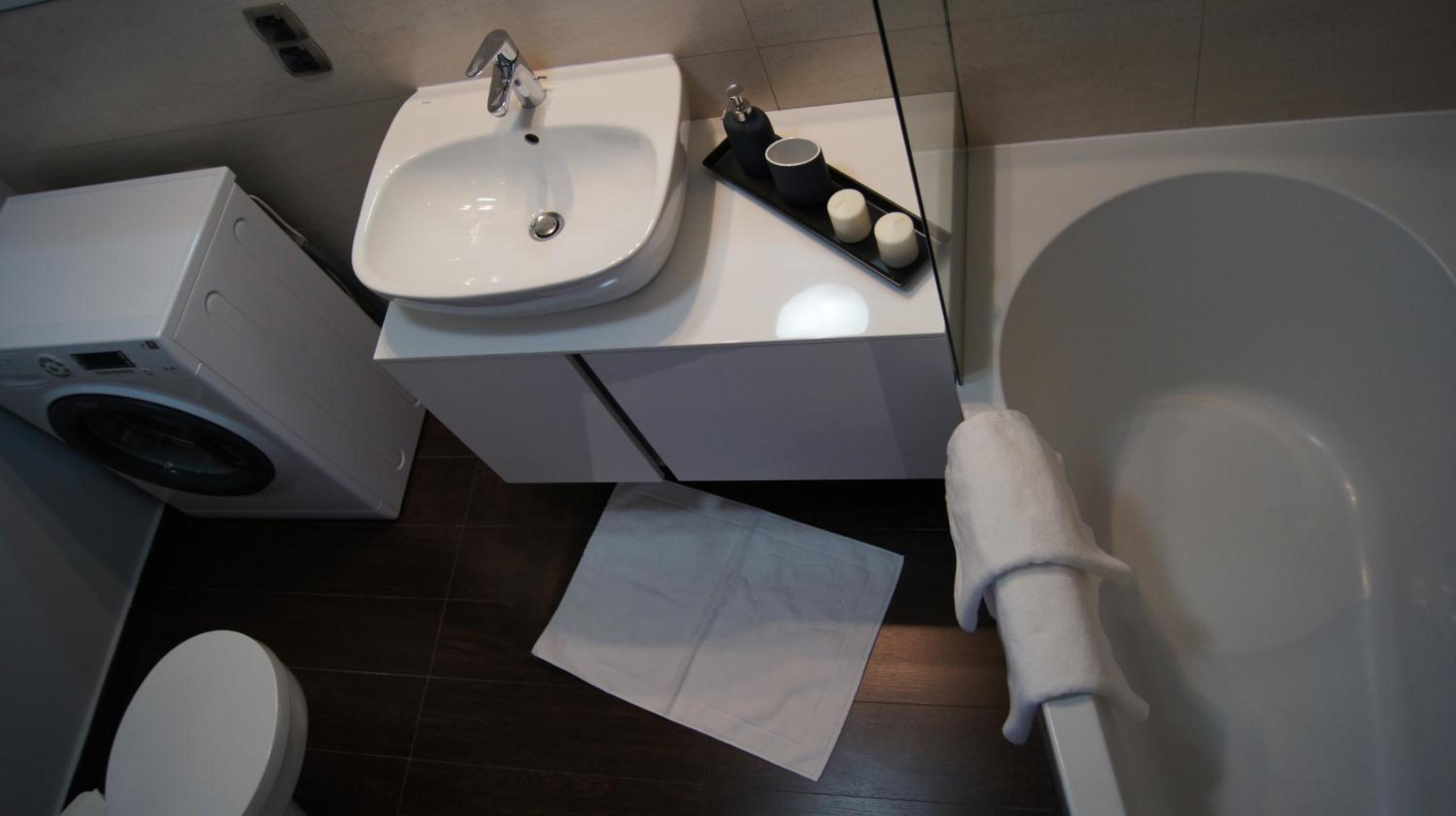 One-Bedroom Apartment - Photo 11
