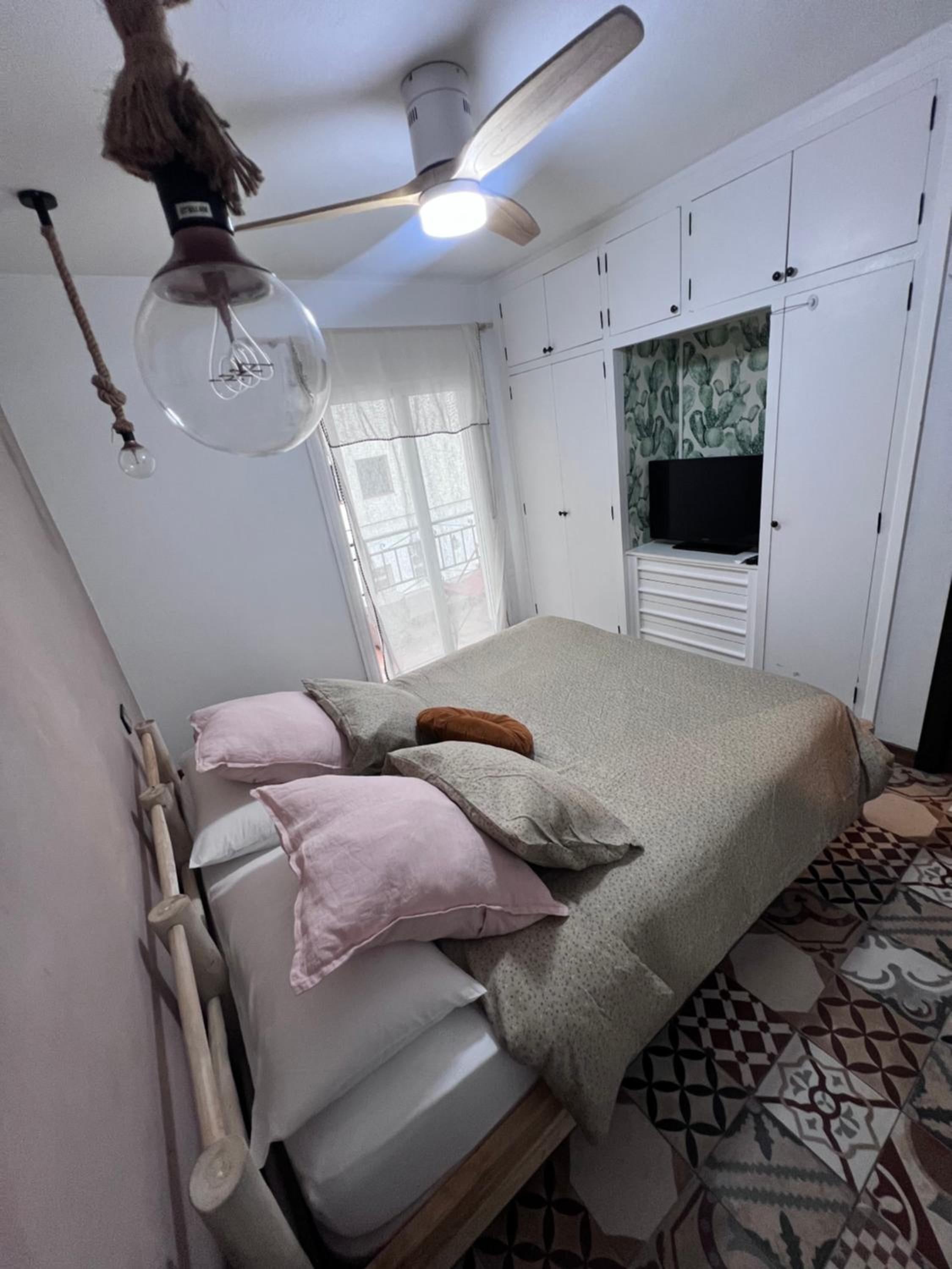 Three-Bedroom House - Photo 4