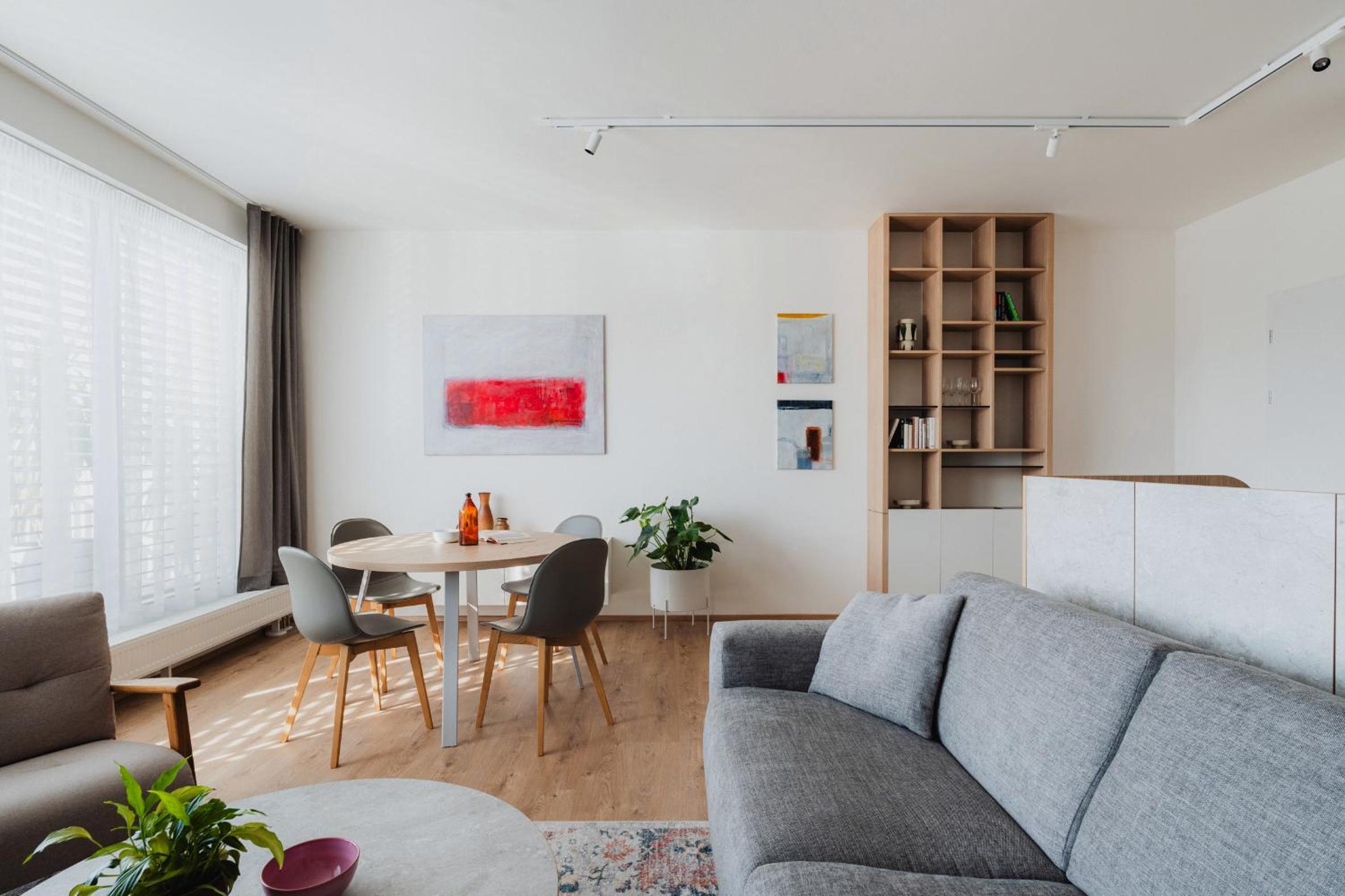 One-Bedroom Apartment photo 1