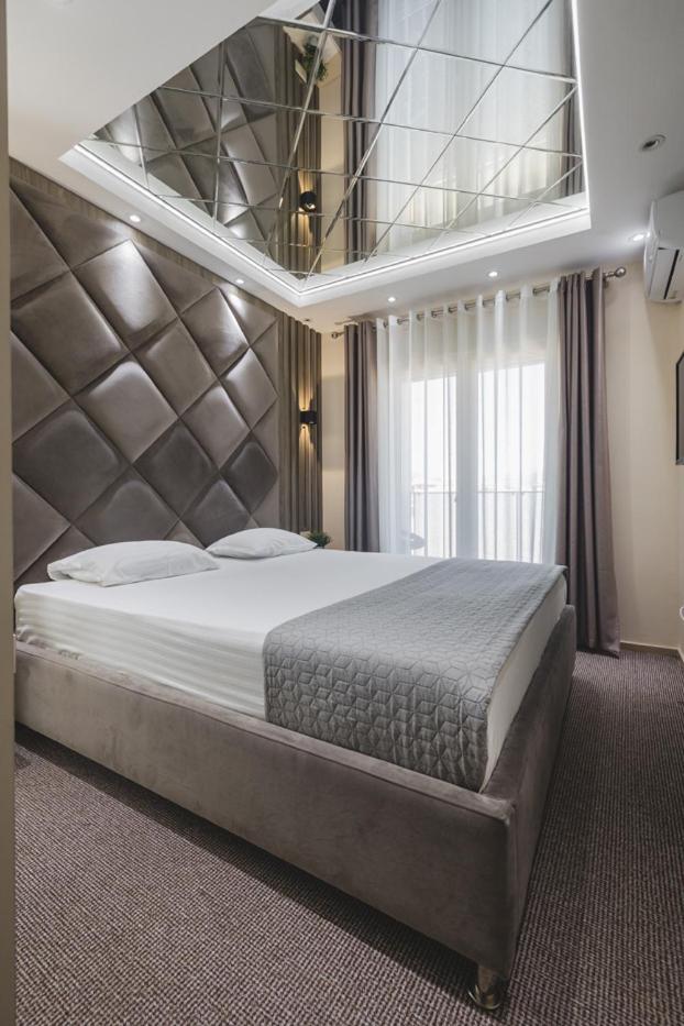 Superior Deluxe Double or Twin Room  photo 1