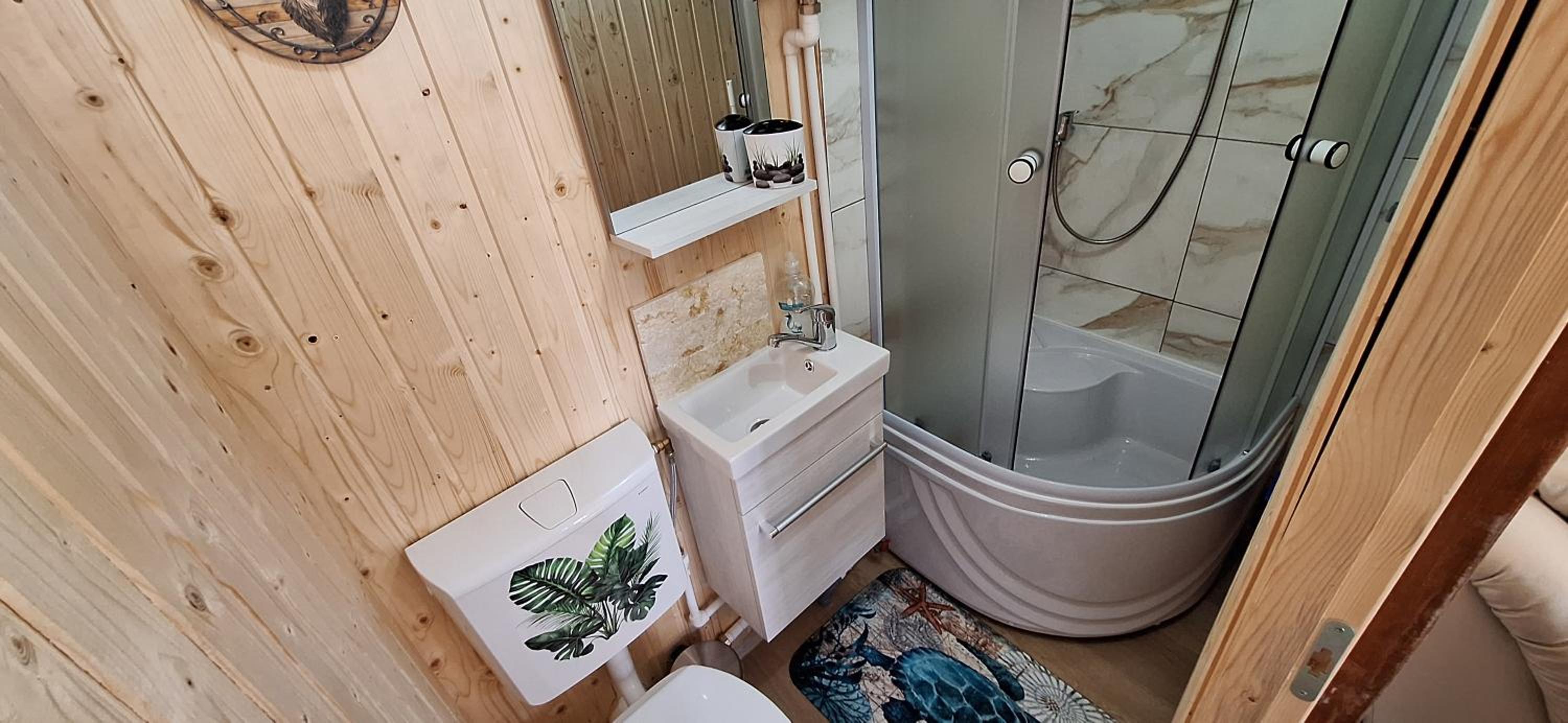One-Bedroom House - Photo 19