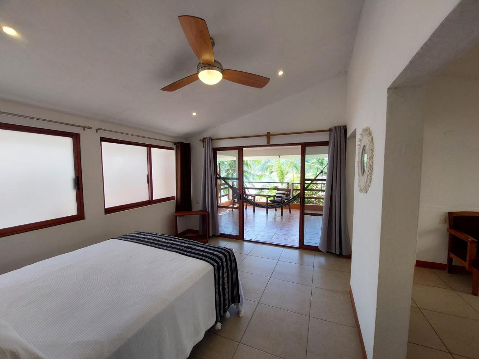 Twin Room with Sea View photo 2