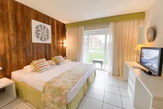 Two-Bedroom Deluxe Apartment With Balcony