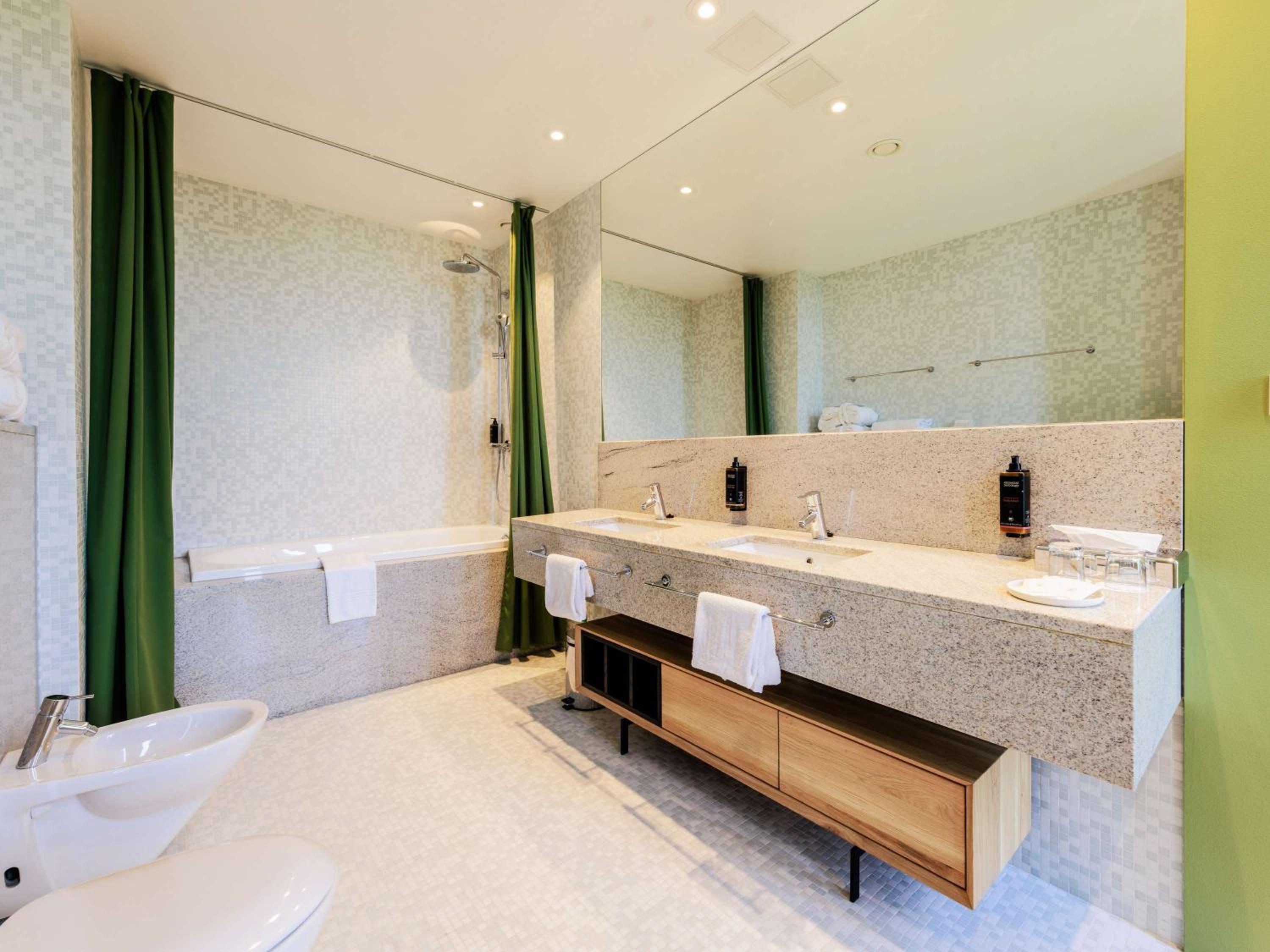 Suite with One Double Bed - Photo 8