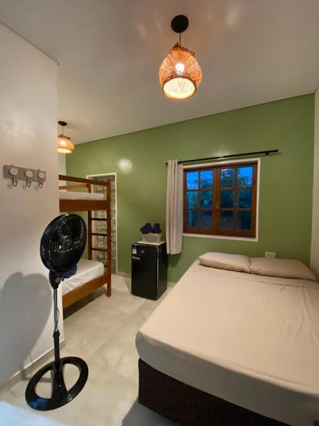 Quadruple Room with Private Bathroom photo 1