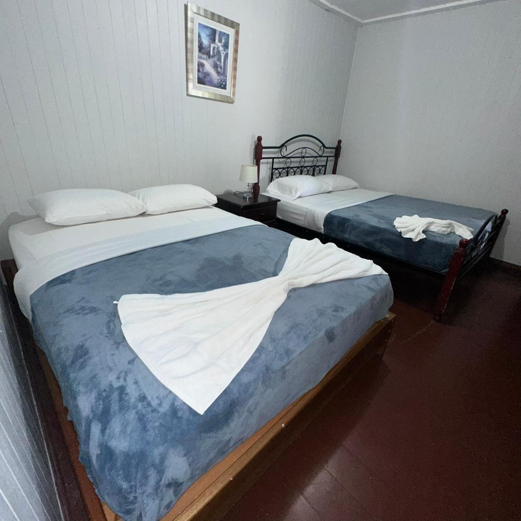 Quadruple Room with Private Bathroom photo 2