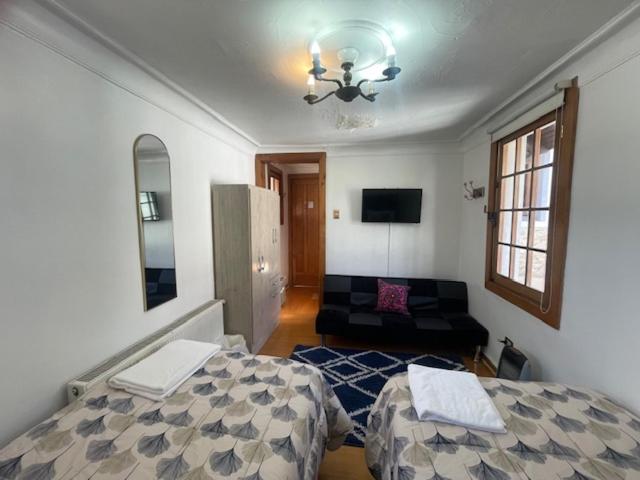 Standard Double Or Twin Room photo 3