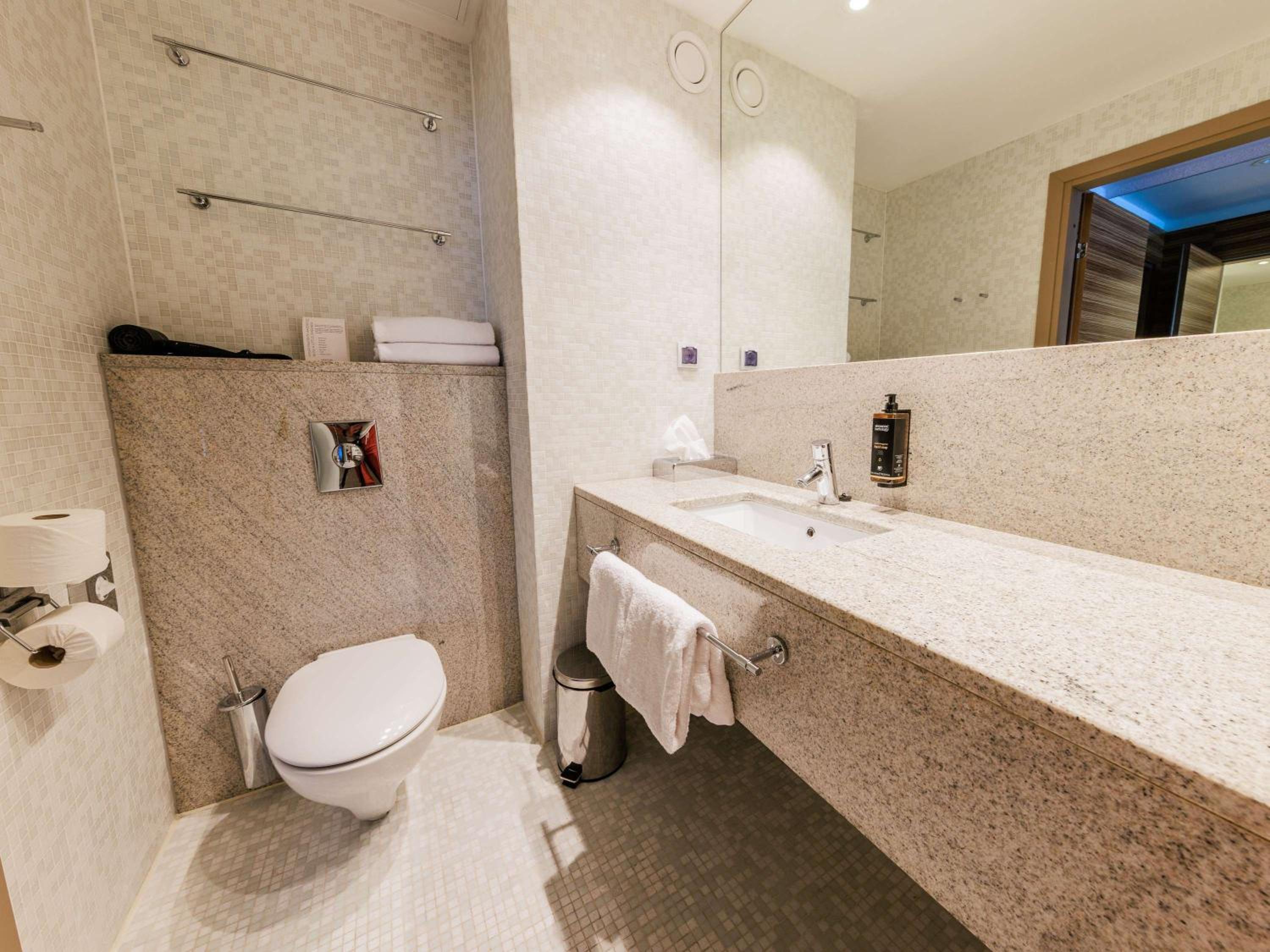 Classic Double Room - Photo 8