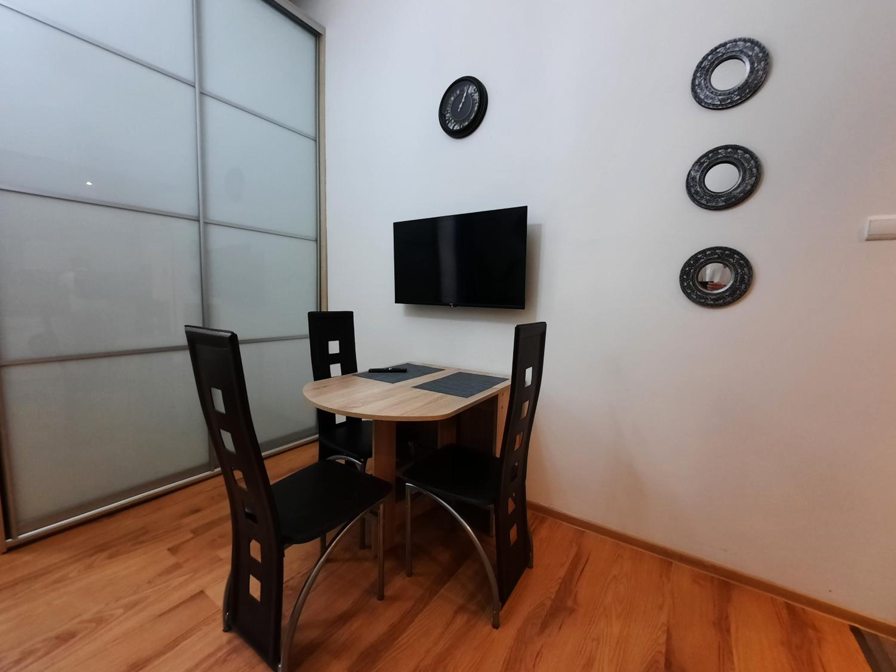 Two-Bedroom Apartment - Photo 3