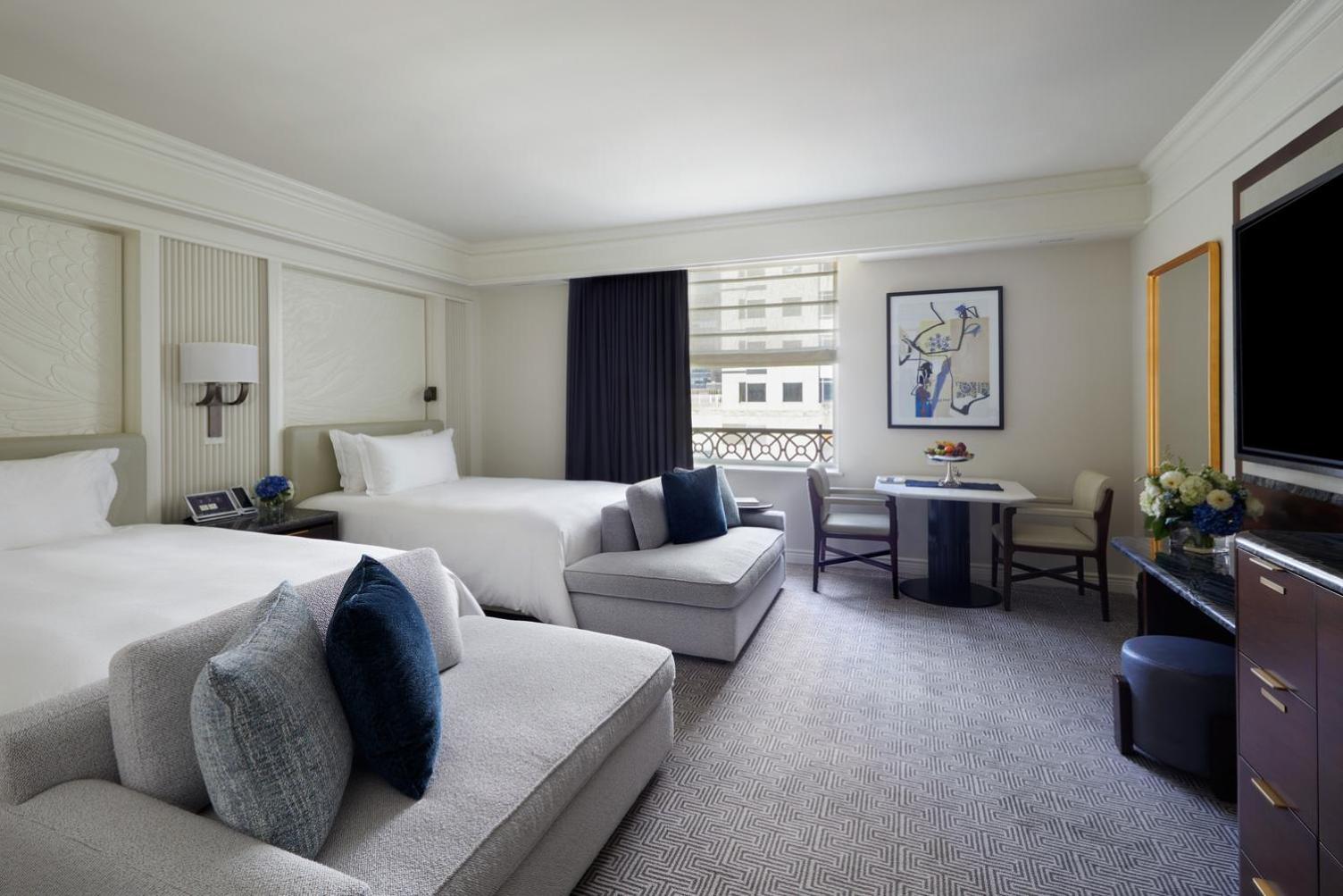 Deluxe Room with Two Queen Beds photo 1