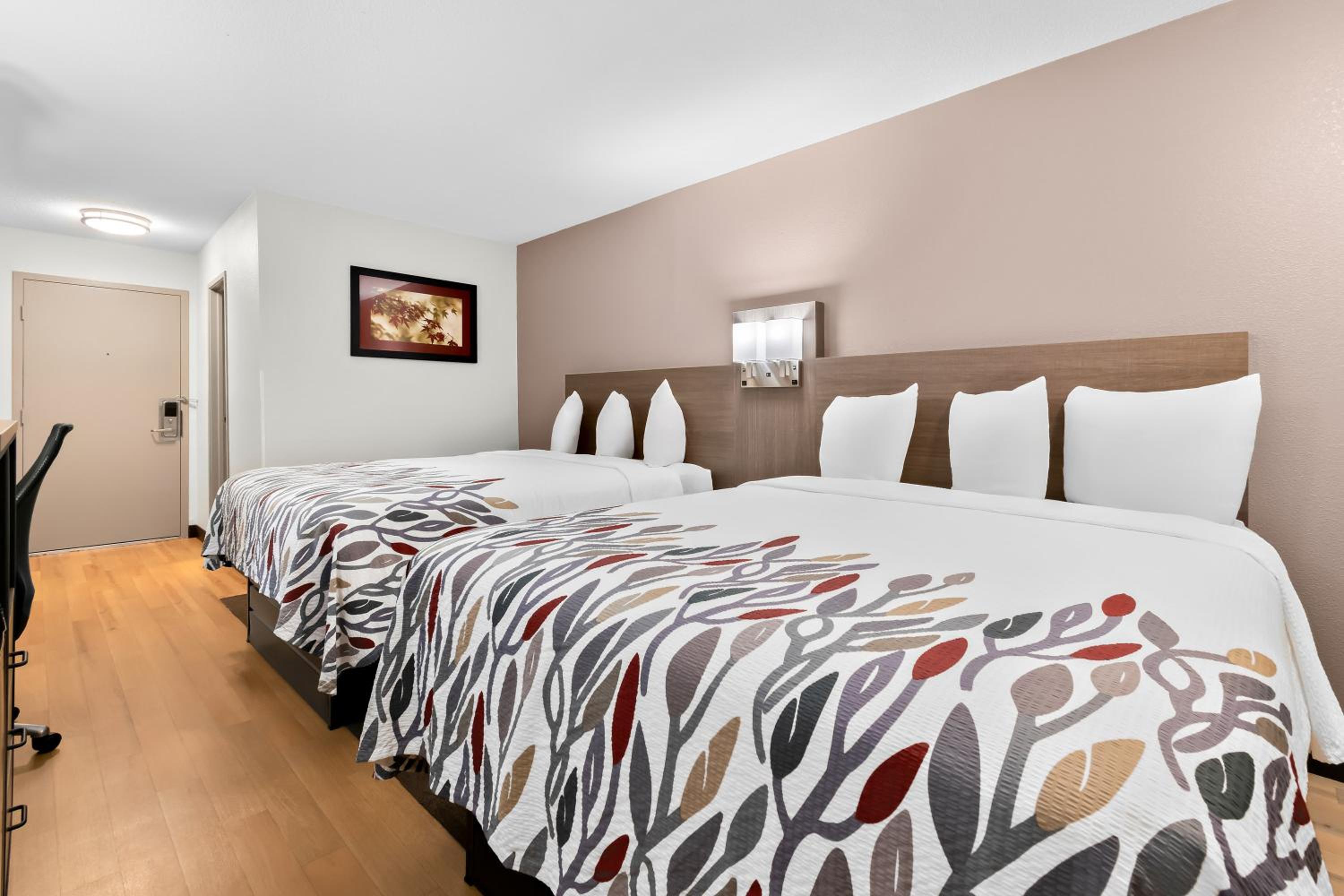 Superior Room with Two Queen Beds Smoke Free - Photo 7