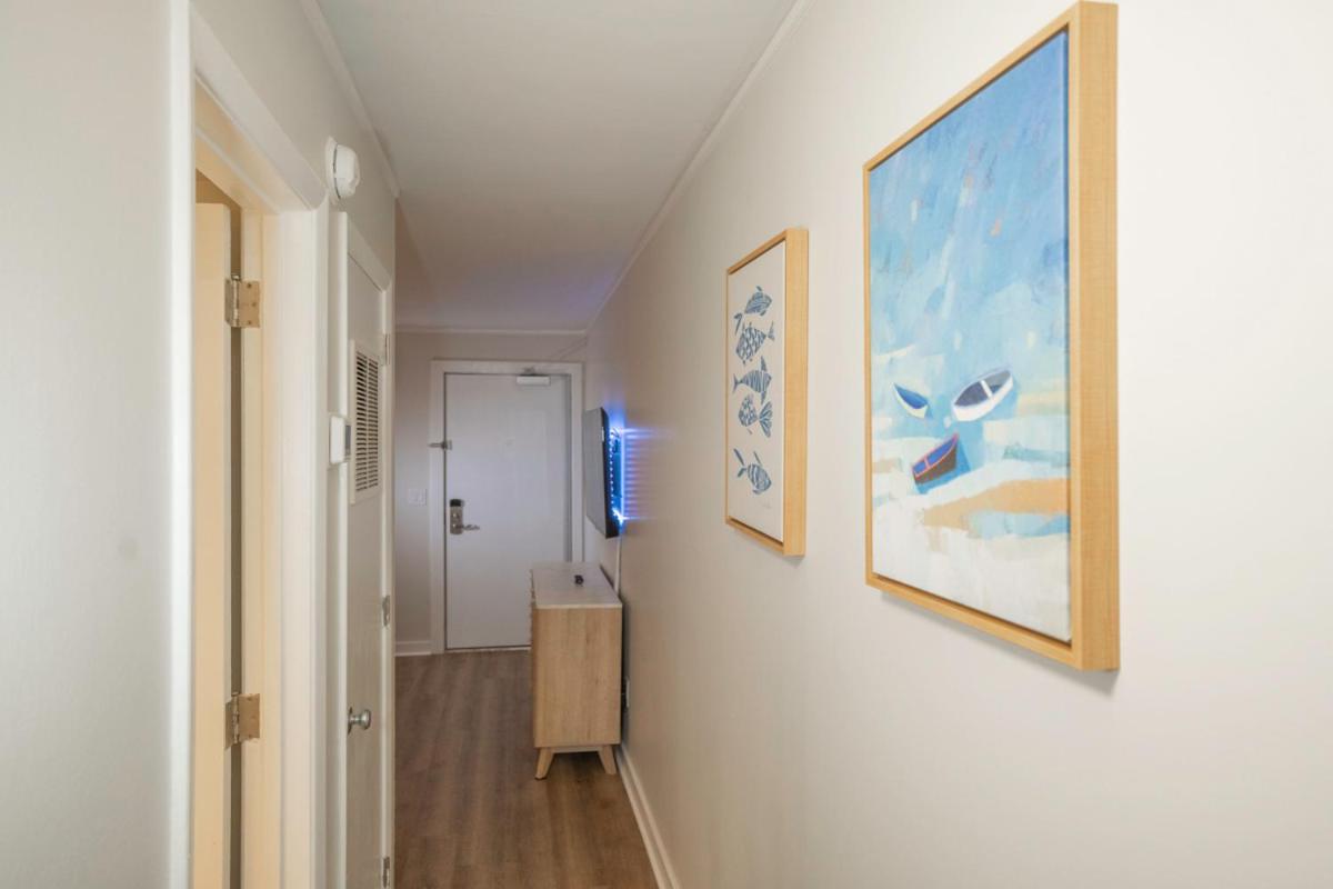 Apartment with Balcony photo 3