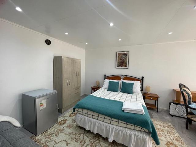 Double or Twin Room photo 3