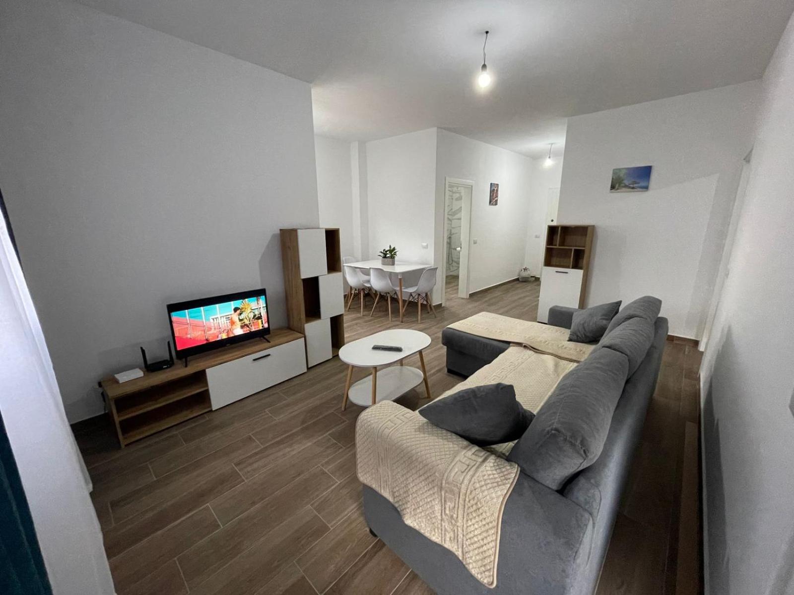 One-Bedroom Apartment photo 2