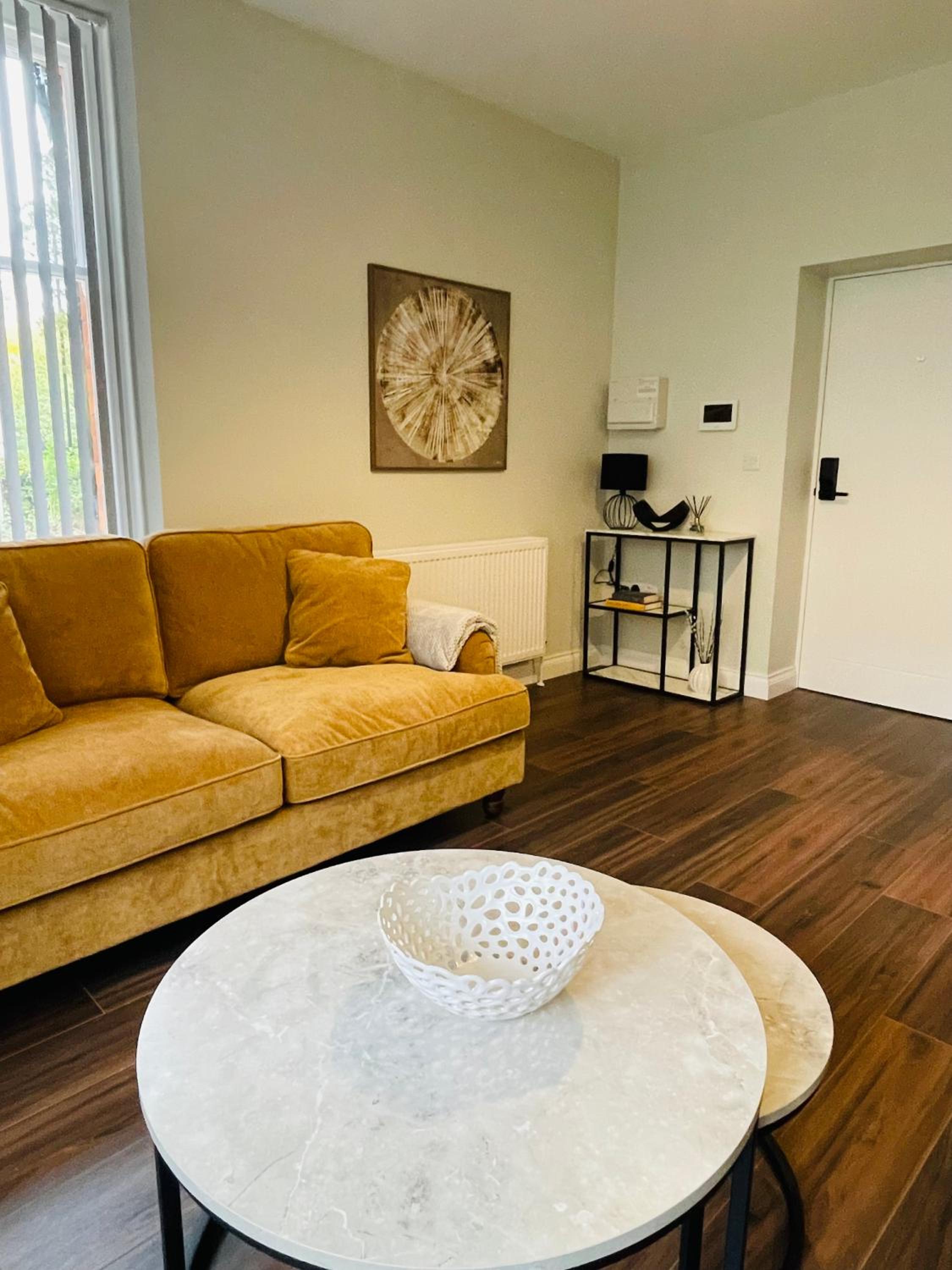 One-Bedroom Apartment photo 1