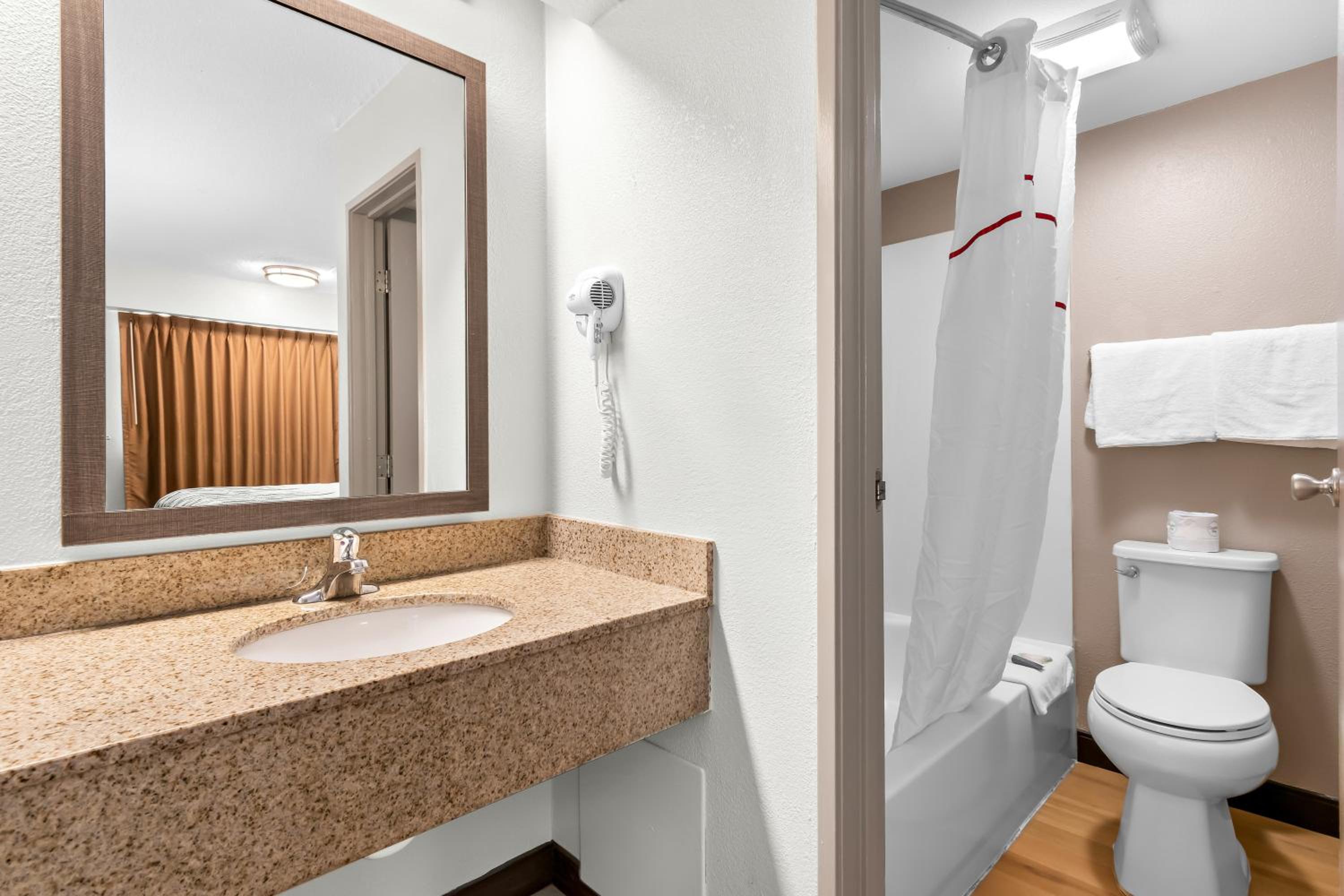 Deluxe Room with Two Double Beds Second Floor Smoke Free - Photo 2