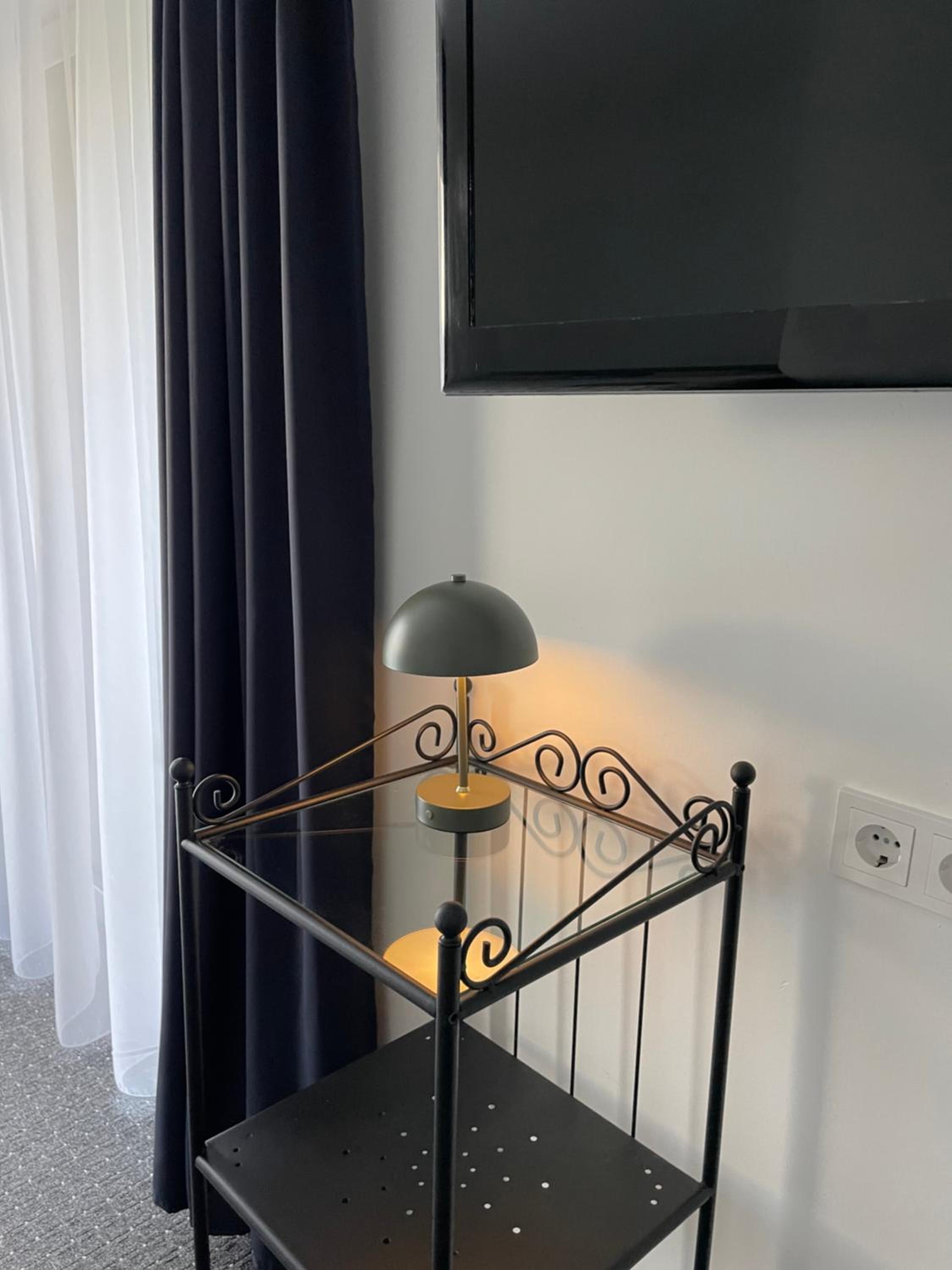 Large Double Room - Photo 2