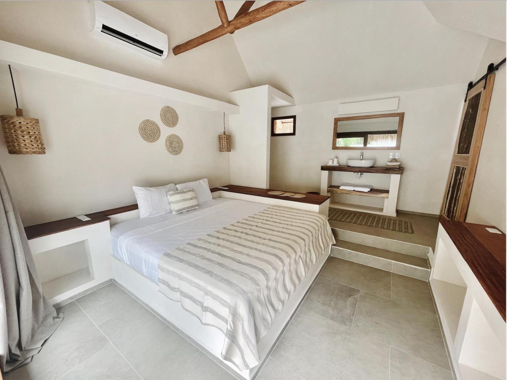 King Suite with Pool View