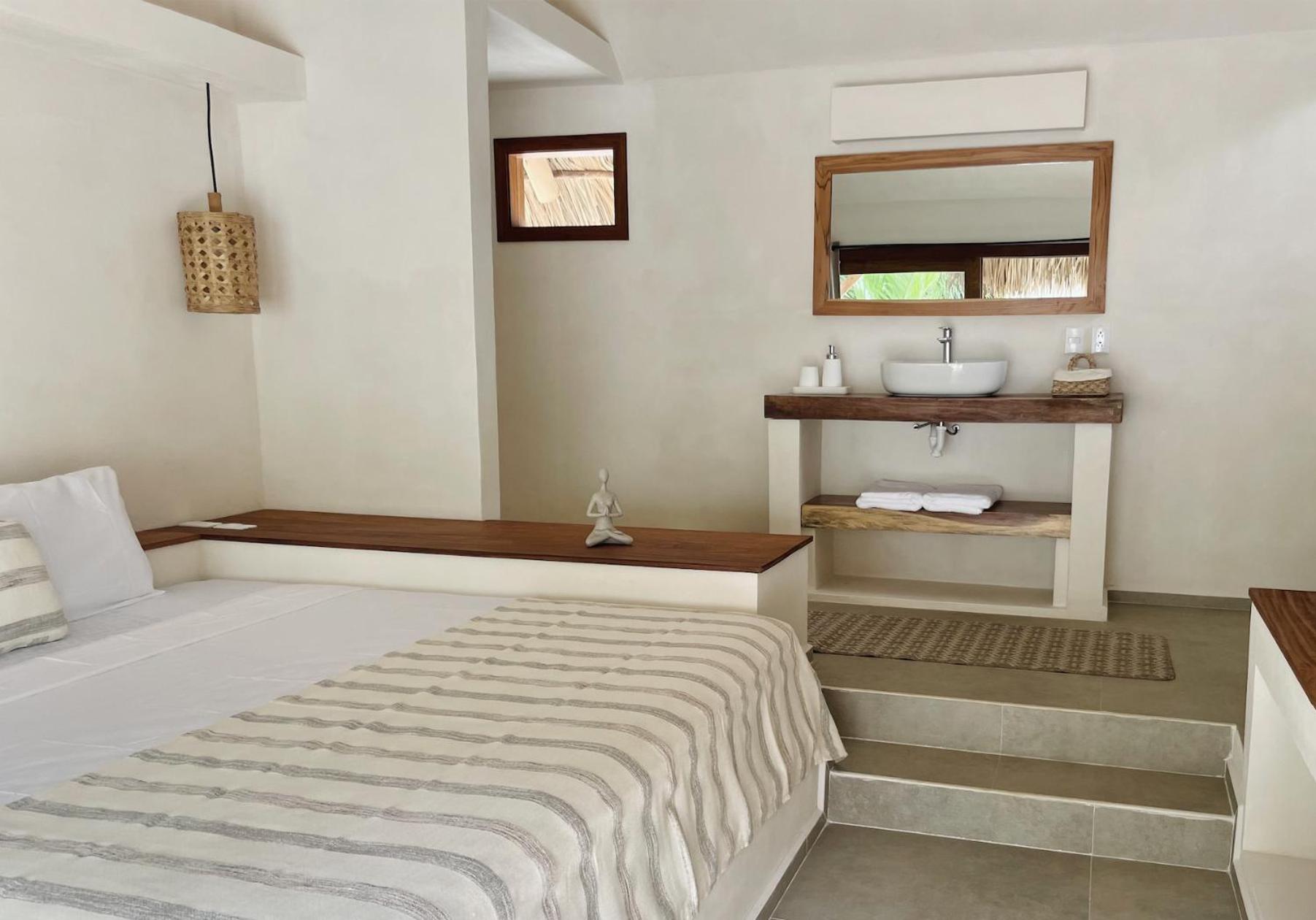 King Suite with Pool View photo 3