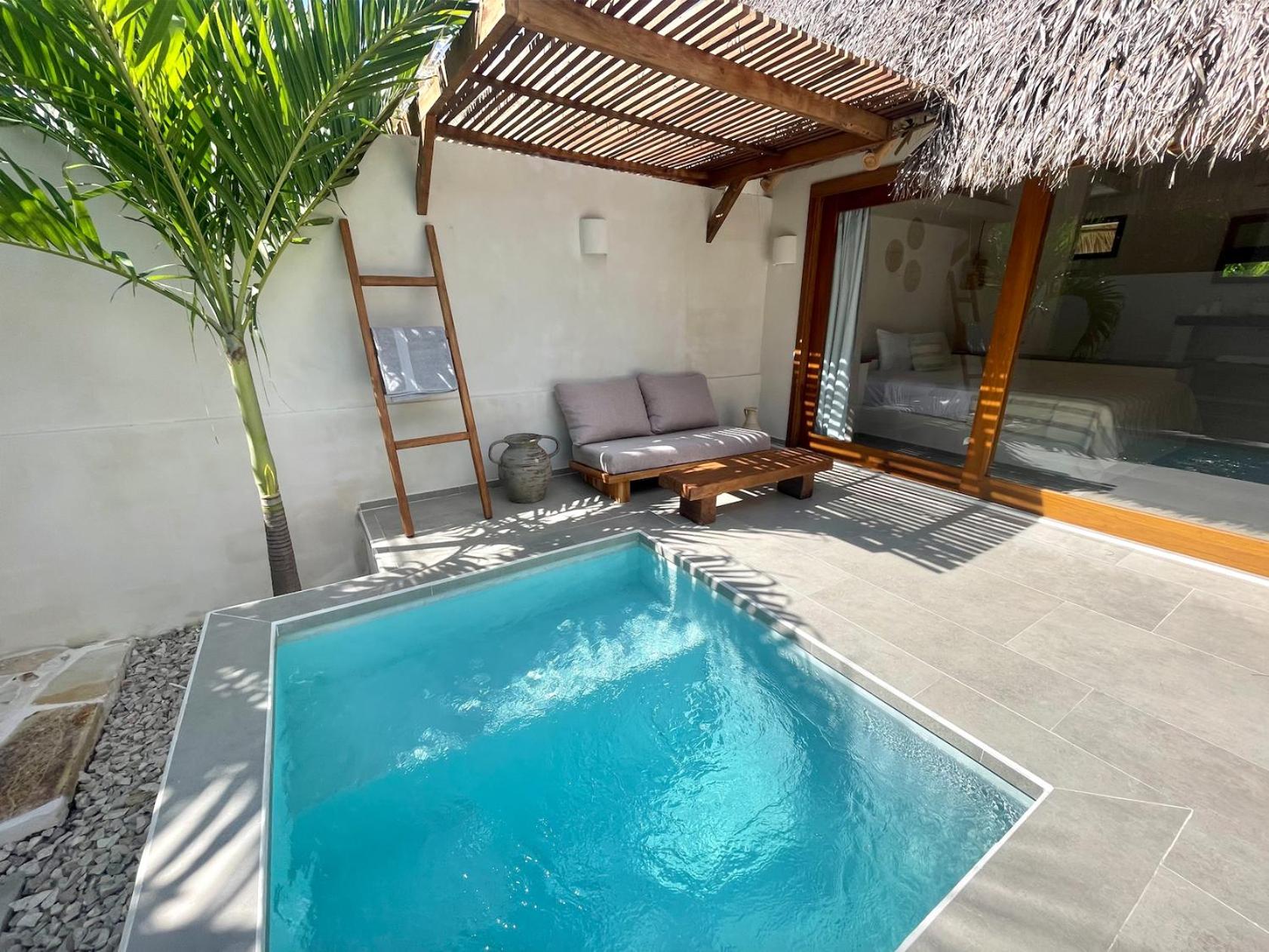 King Suite with Pool View photo 2