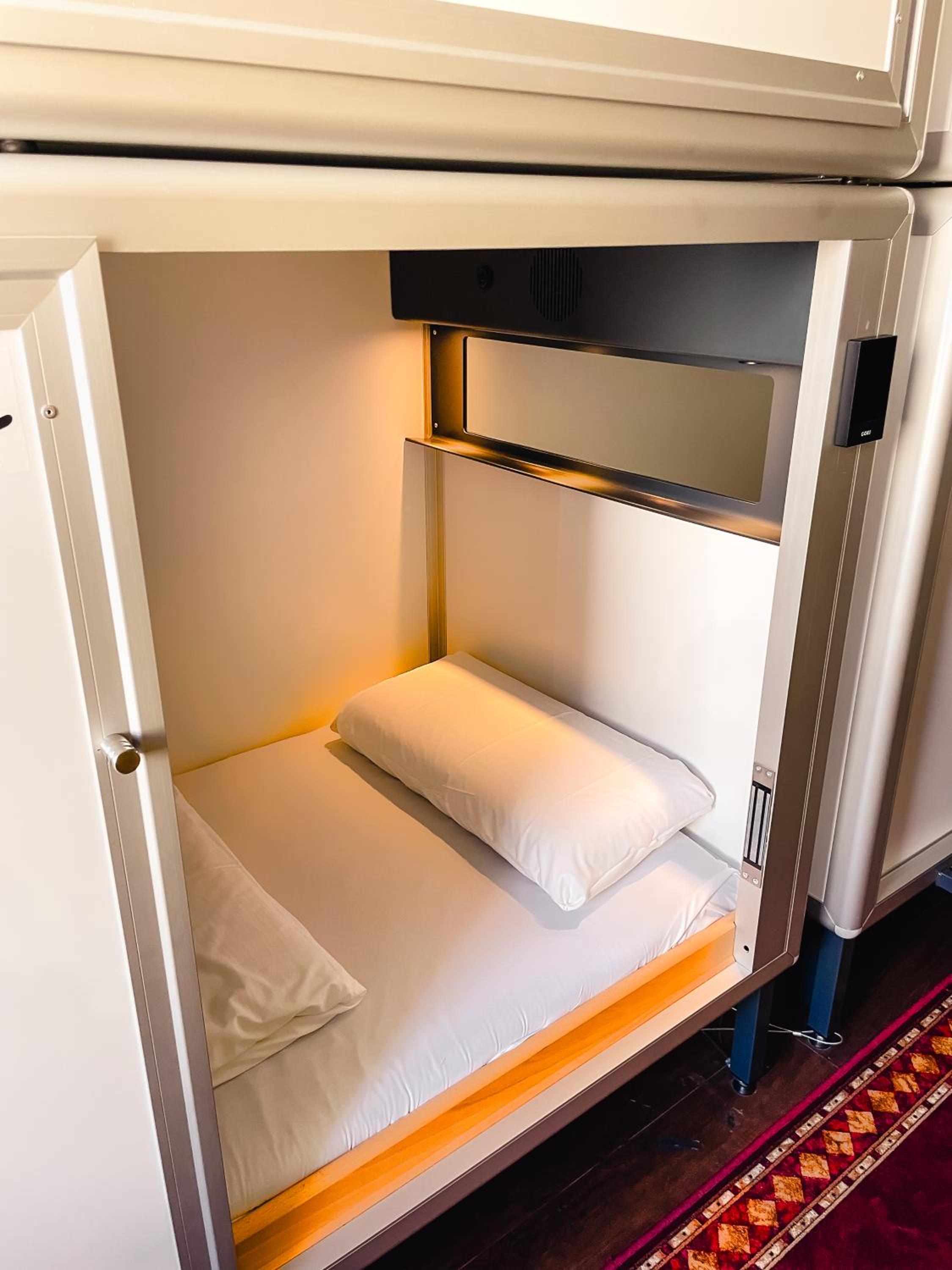Capsule (1 pax)